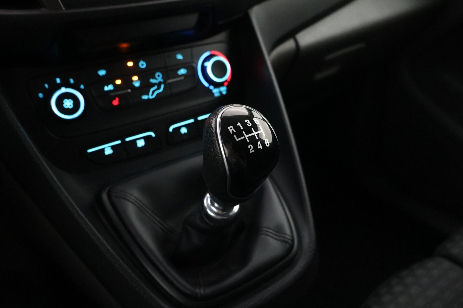 Ford Transit Connect vaihtoauto