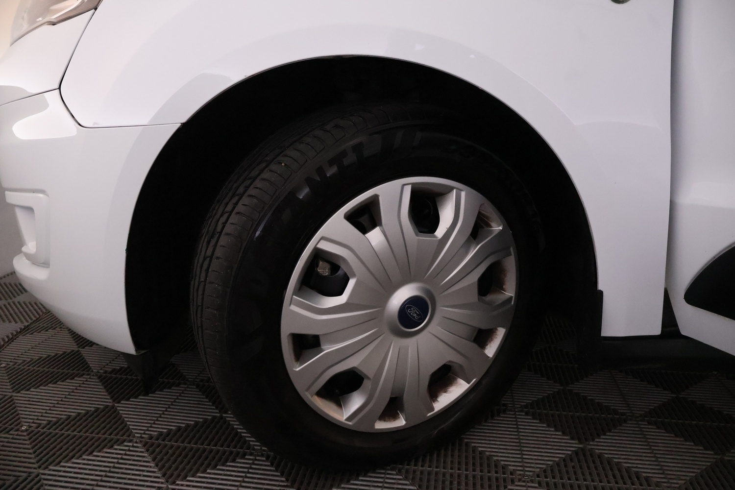 Ford Transit Connect vaihtoauto