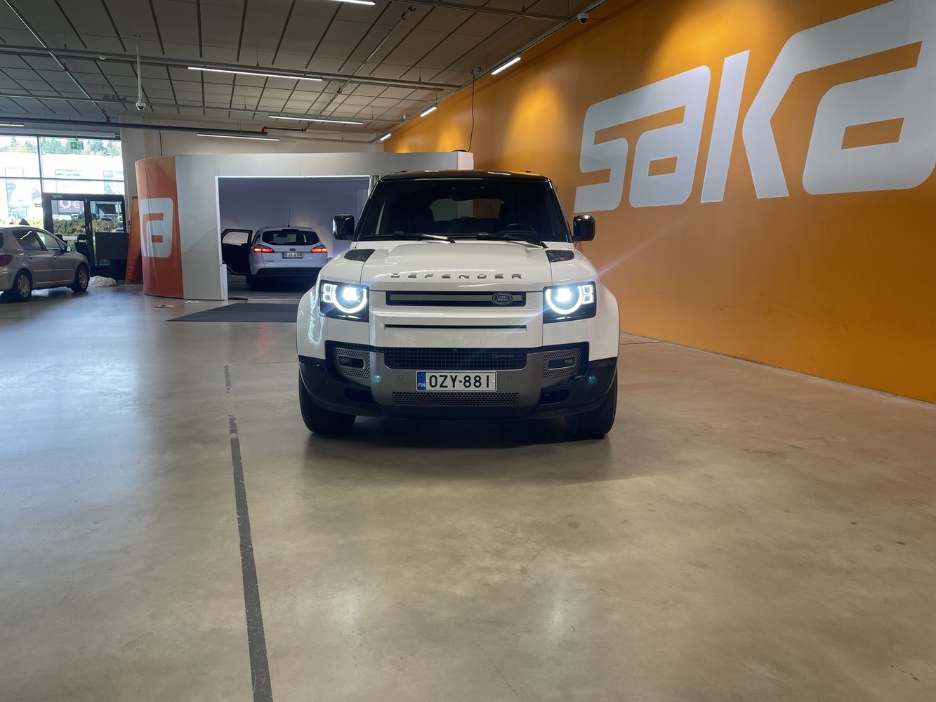 Land Rover Defender vaihtoauto