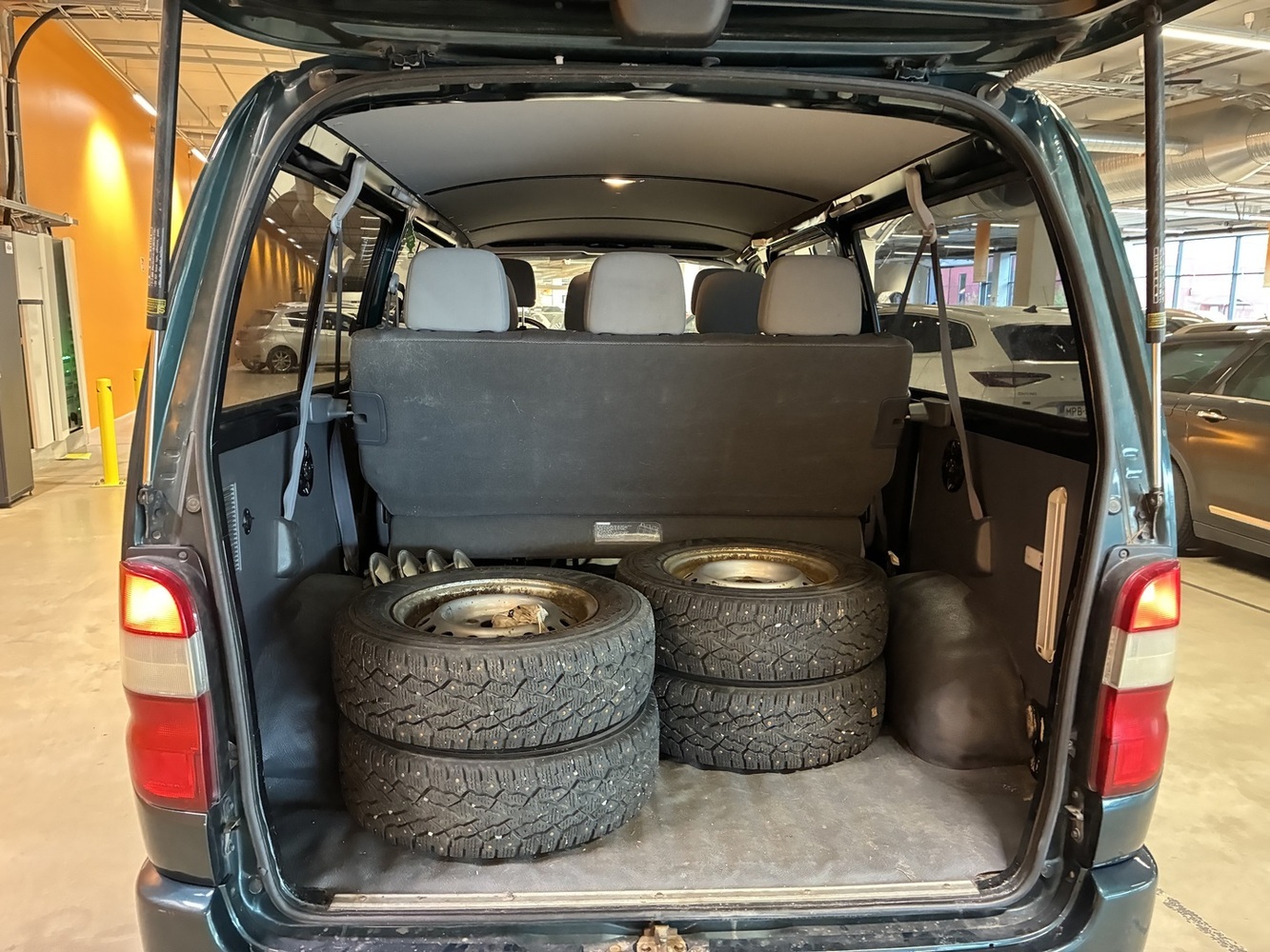 Toyota Hiace vaihtoauto