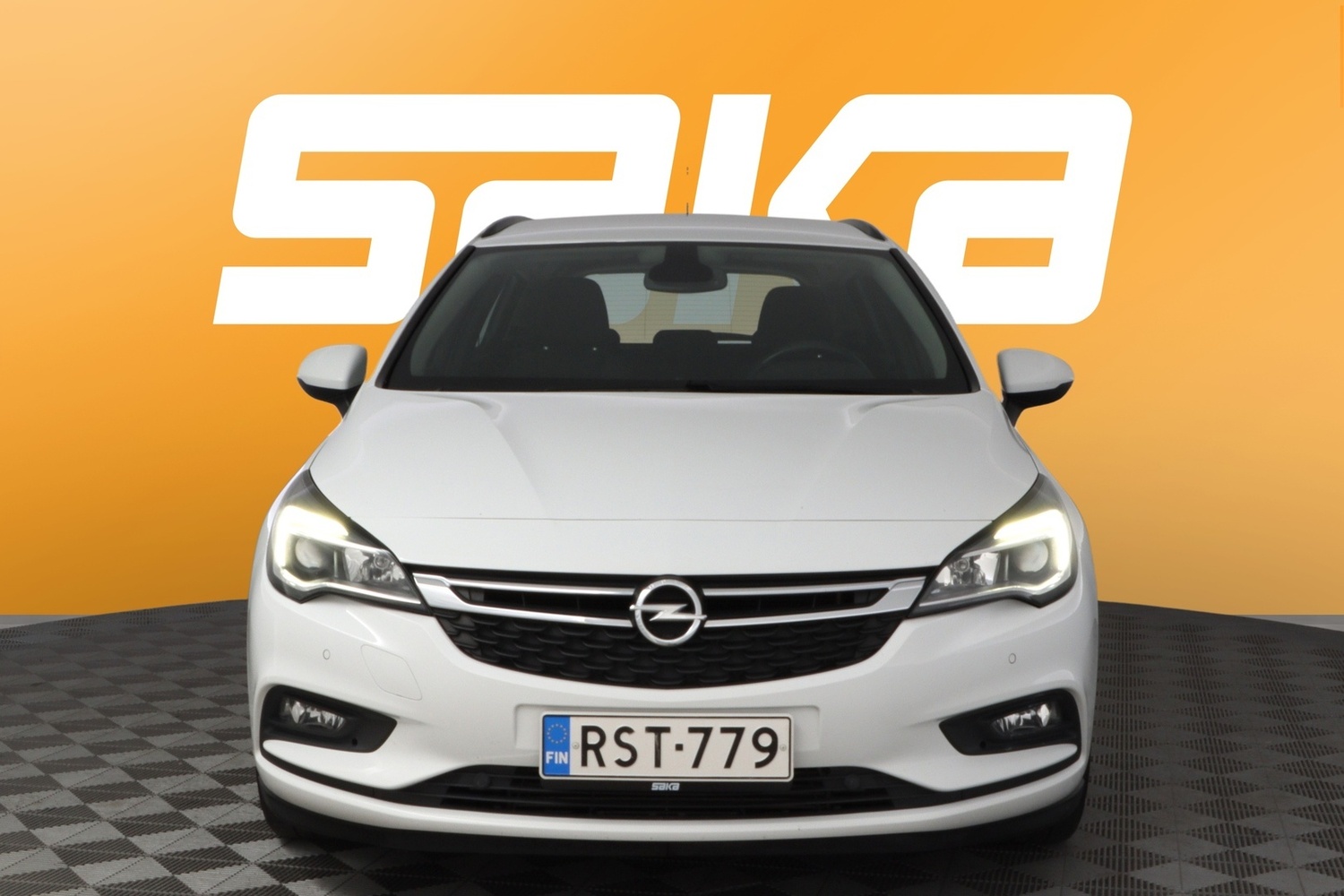 Opel Astra vaihtoauto
