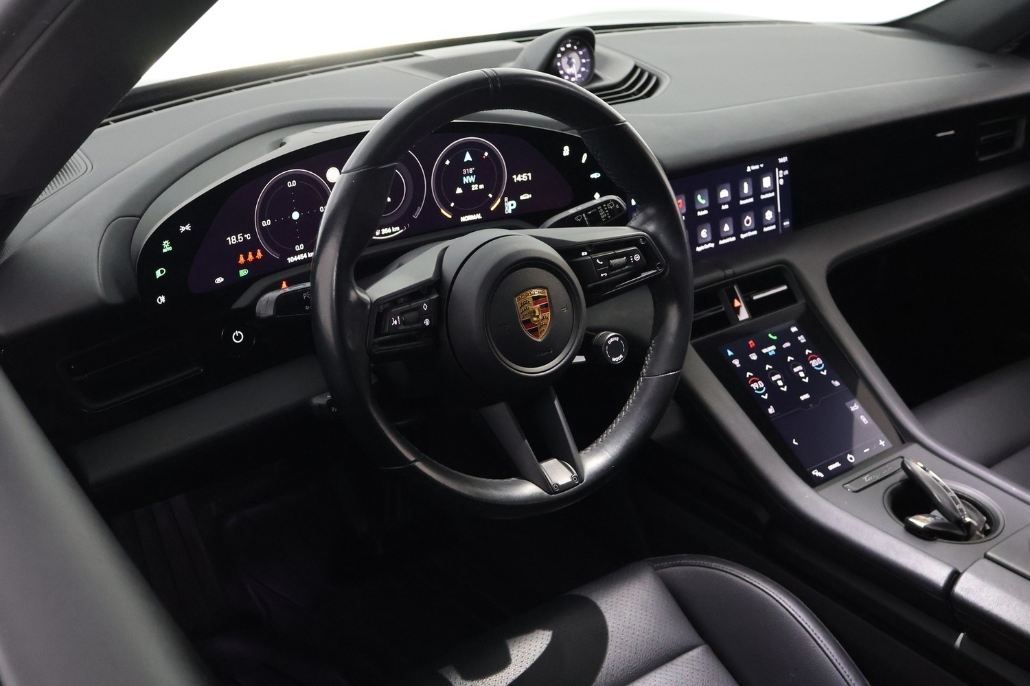 Porsche Taycan vaihtoauto