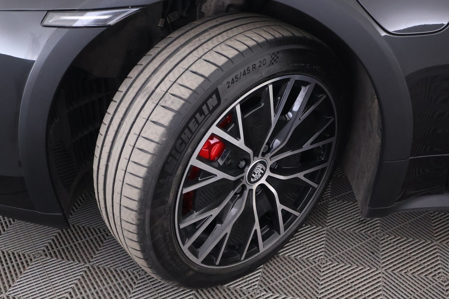 Porsche Taycan vaihtoauto