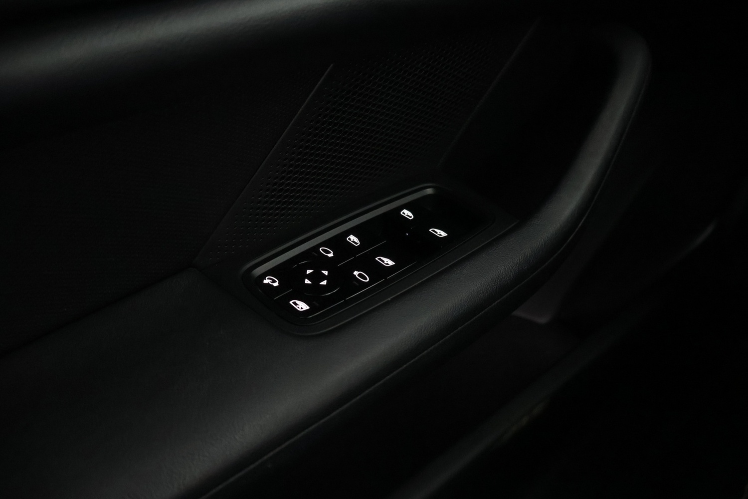 Porsche Taycan vaihtoauto