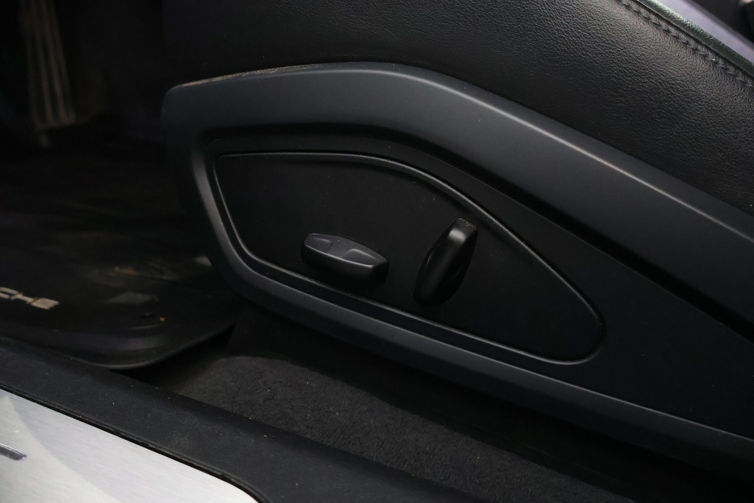 Porsche Taycan vaihtoauto