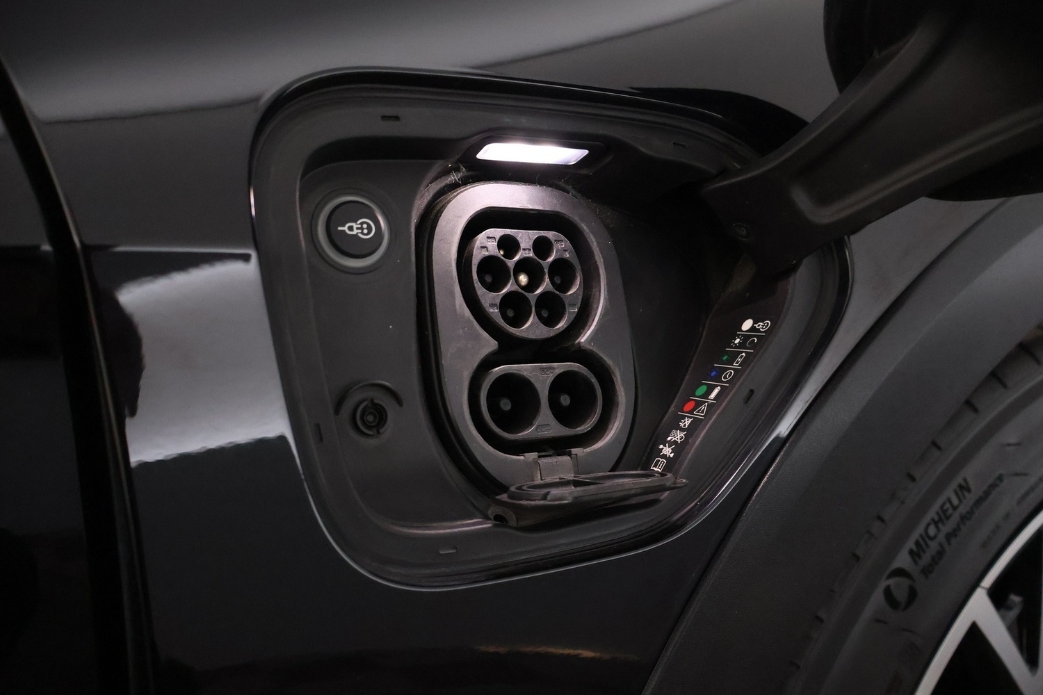 Porsche Taycan vaihtoauto