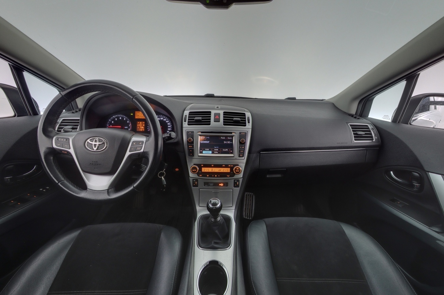 Toyota Avensis vaihtoauto
