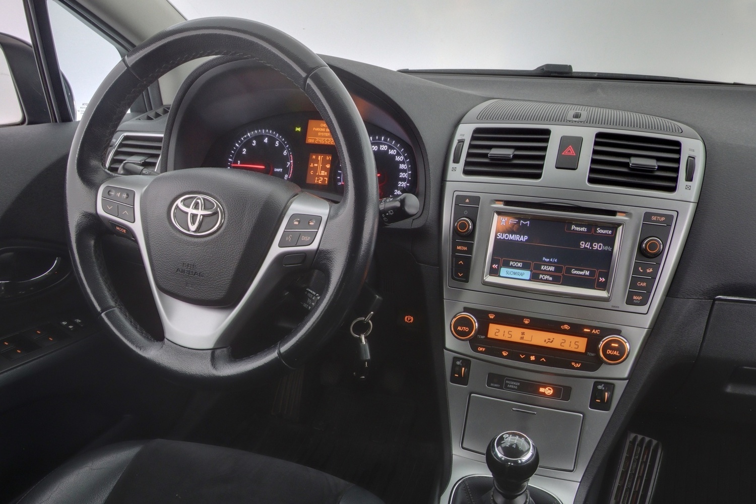 Toyota Avensis vaihtoauto