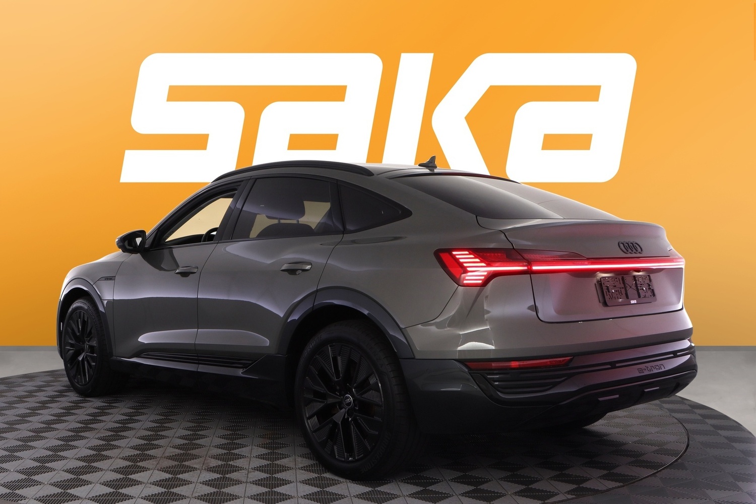 Audi Q8 e-tron vaihtoauto