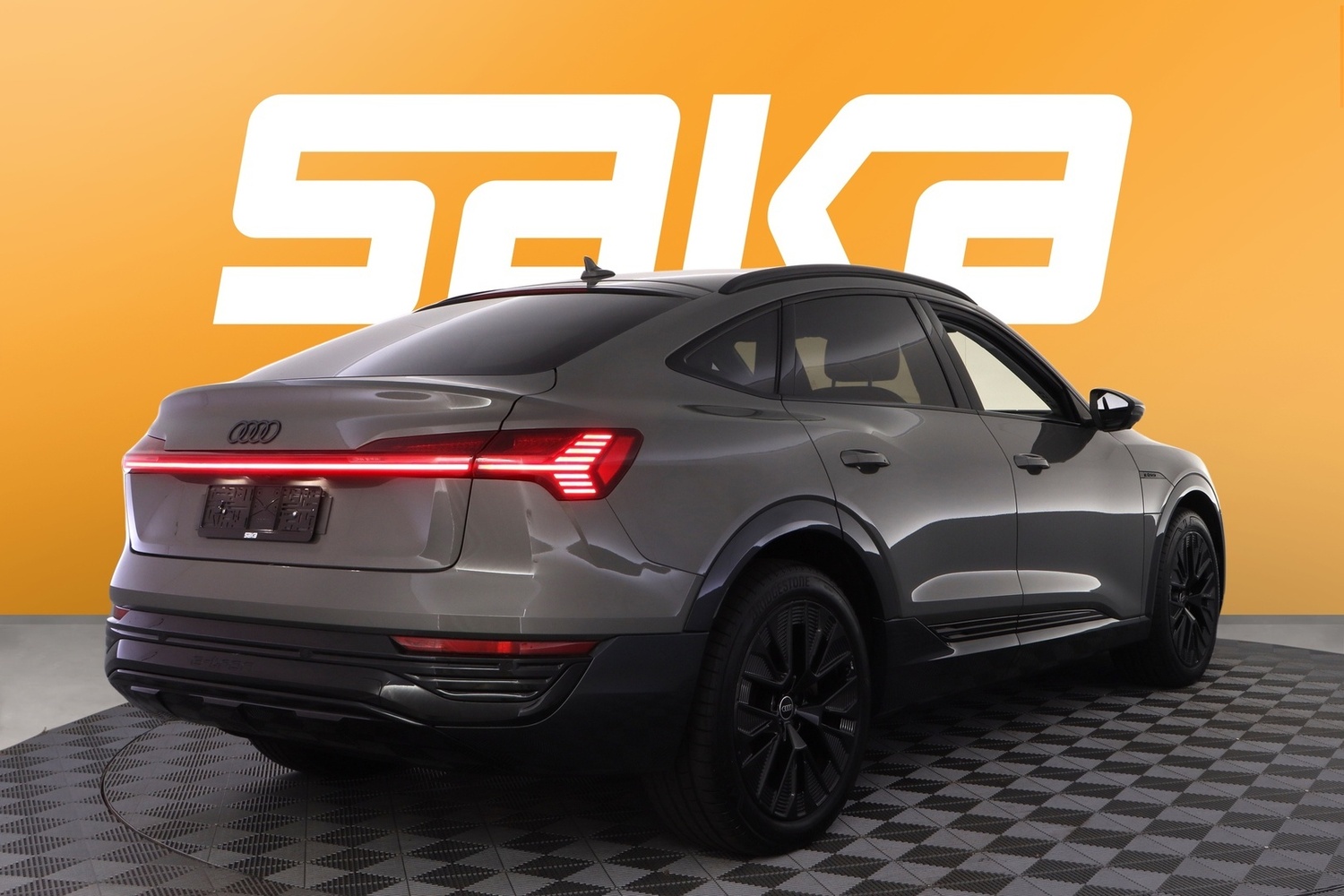 Audi Q8 e-tron vaihtoauto