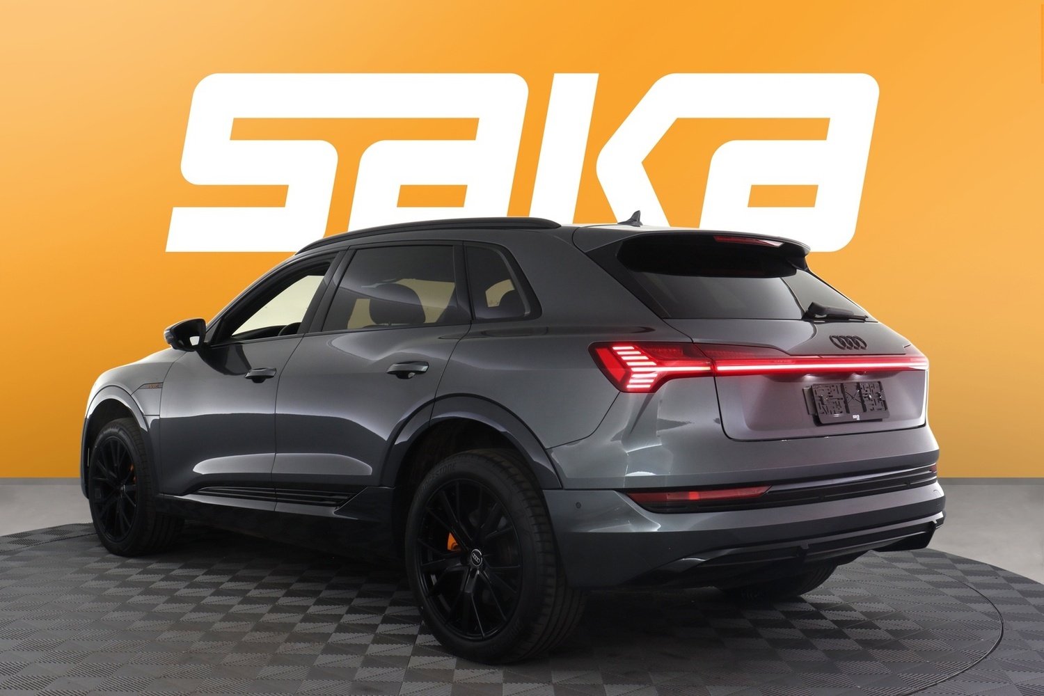 Audi e-tron vaihtoauto