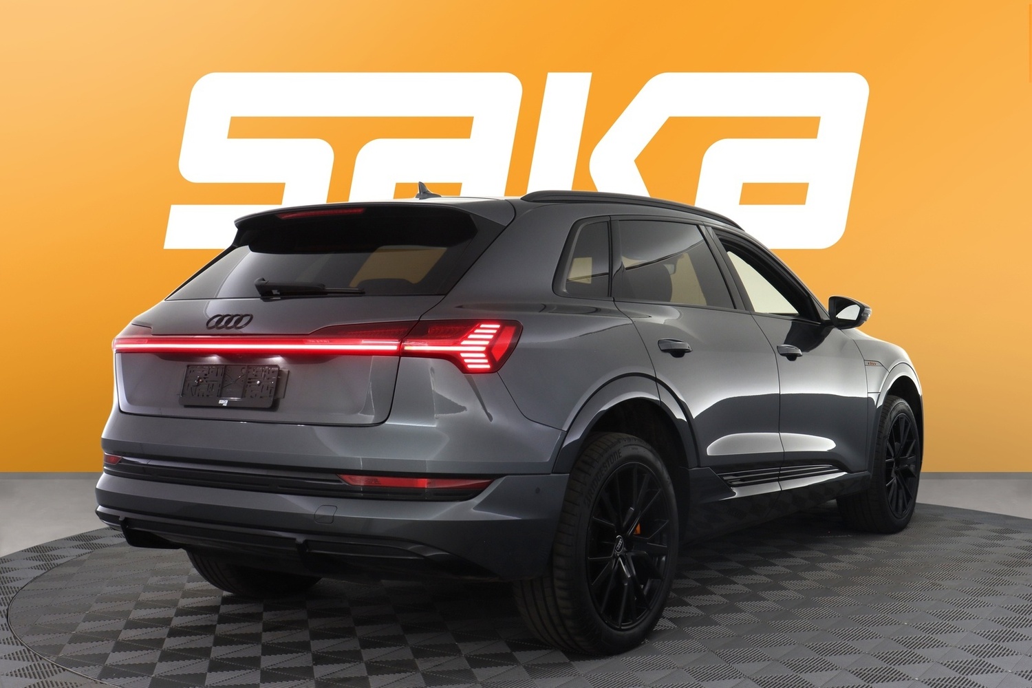 Audi e-tron vaihtoauto
