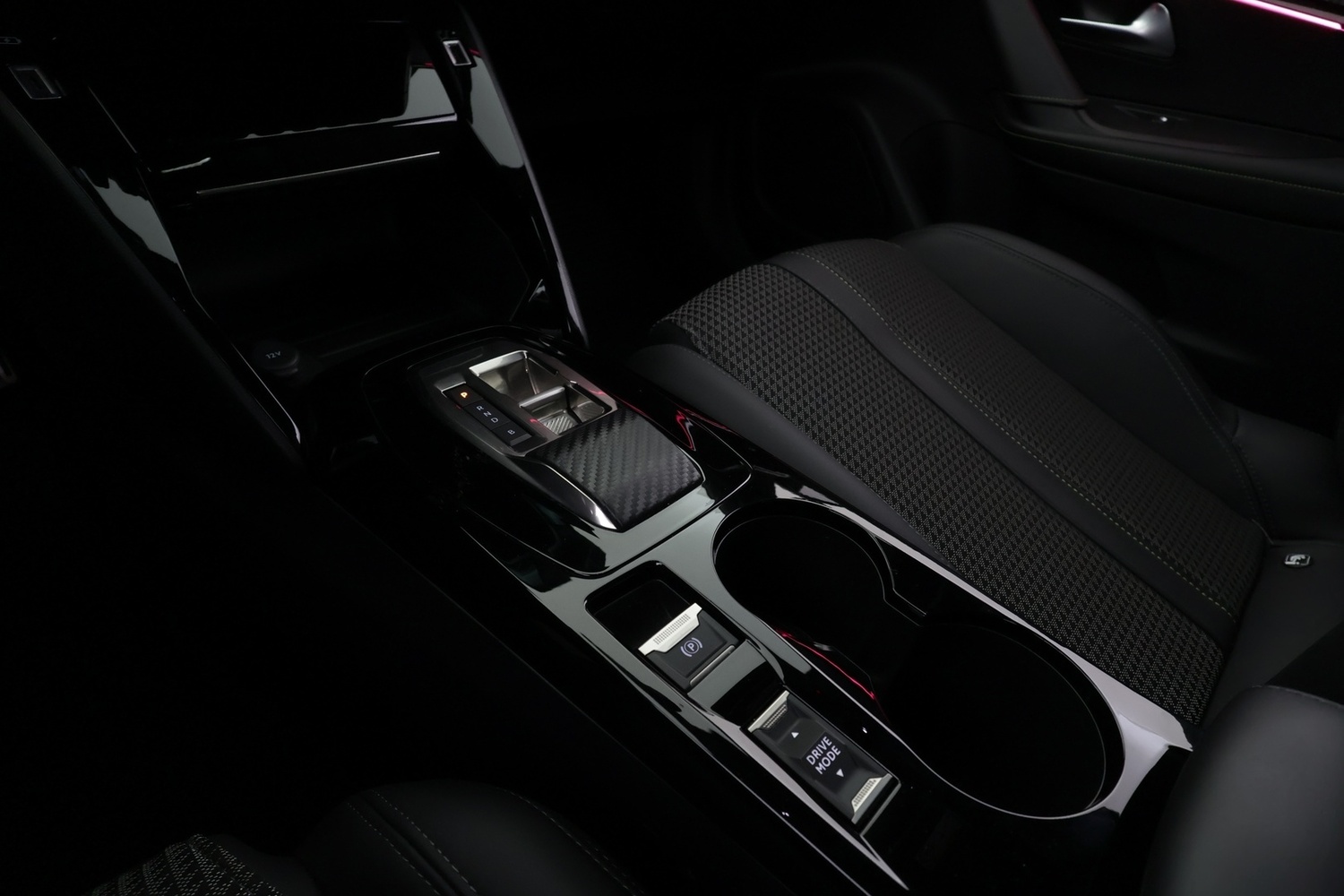 Peugeot e-2008 vaihtoauto