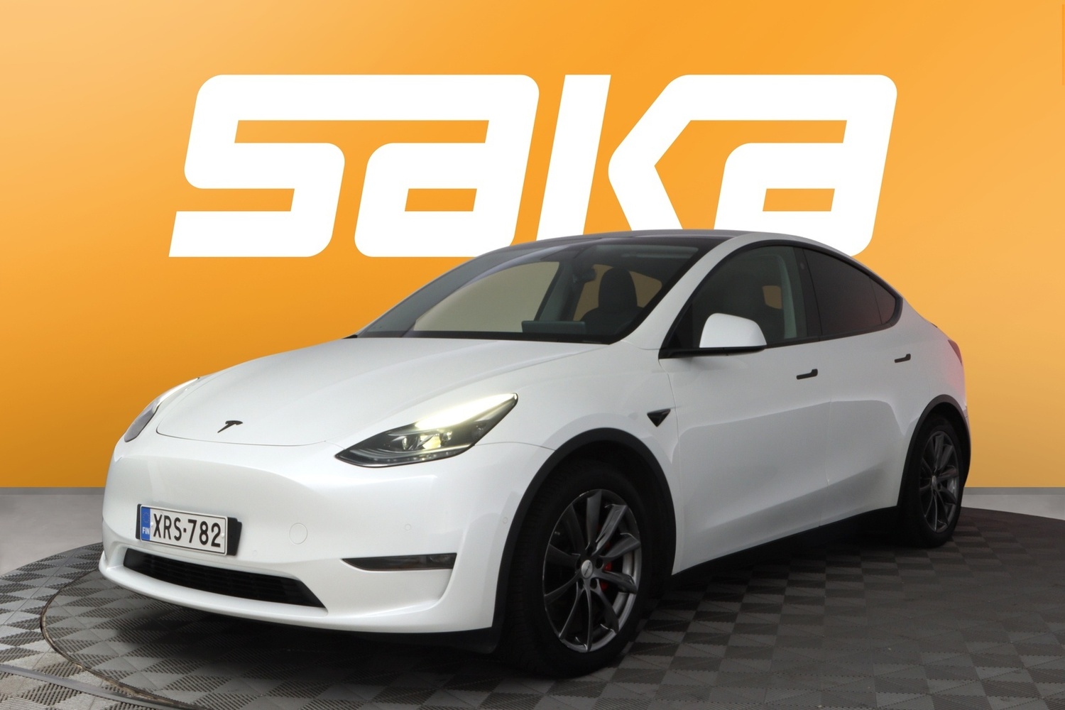 Tesla Model Y vaihtoauto