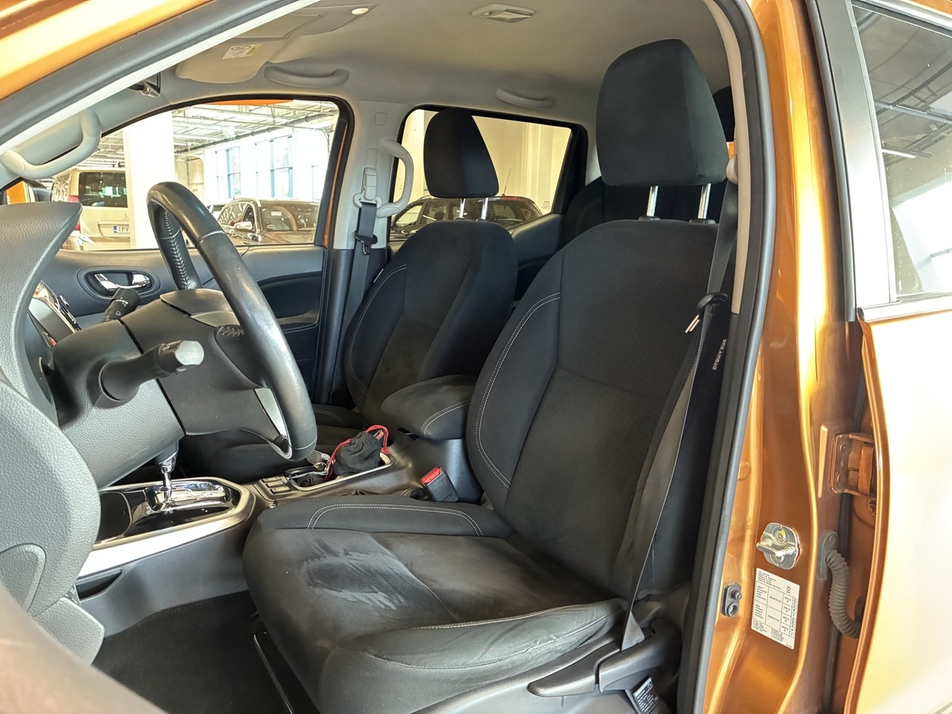 Nissan Navara vaihtoauto