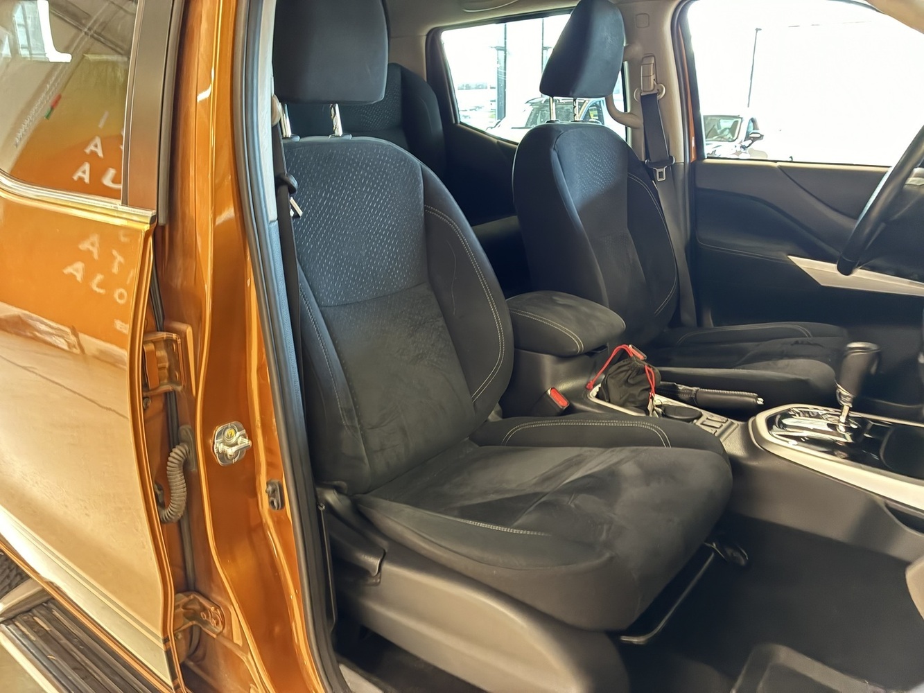 Nissan Navara vaihtoauto