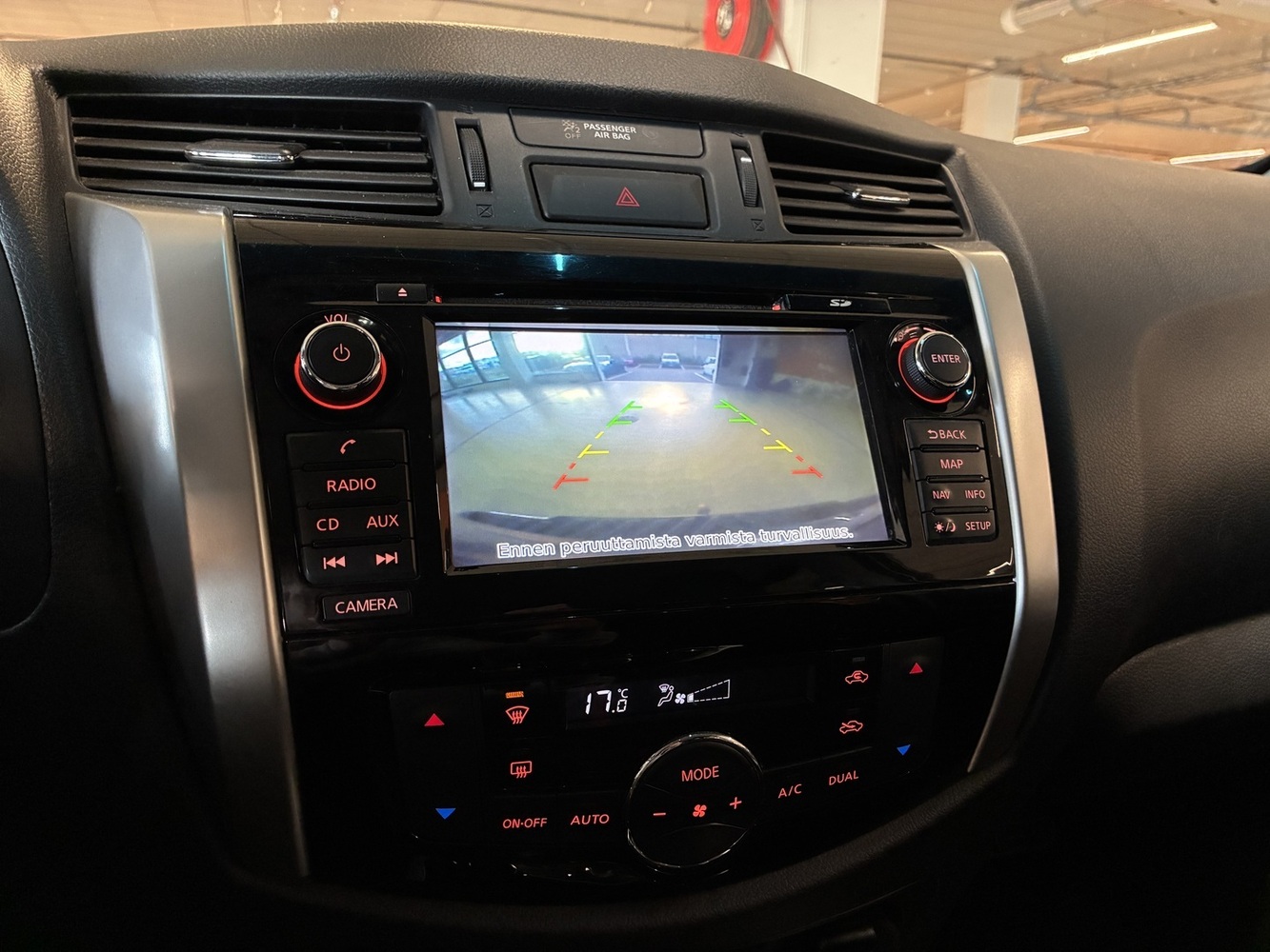 Nissan Navara vaihtoauto