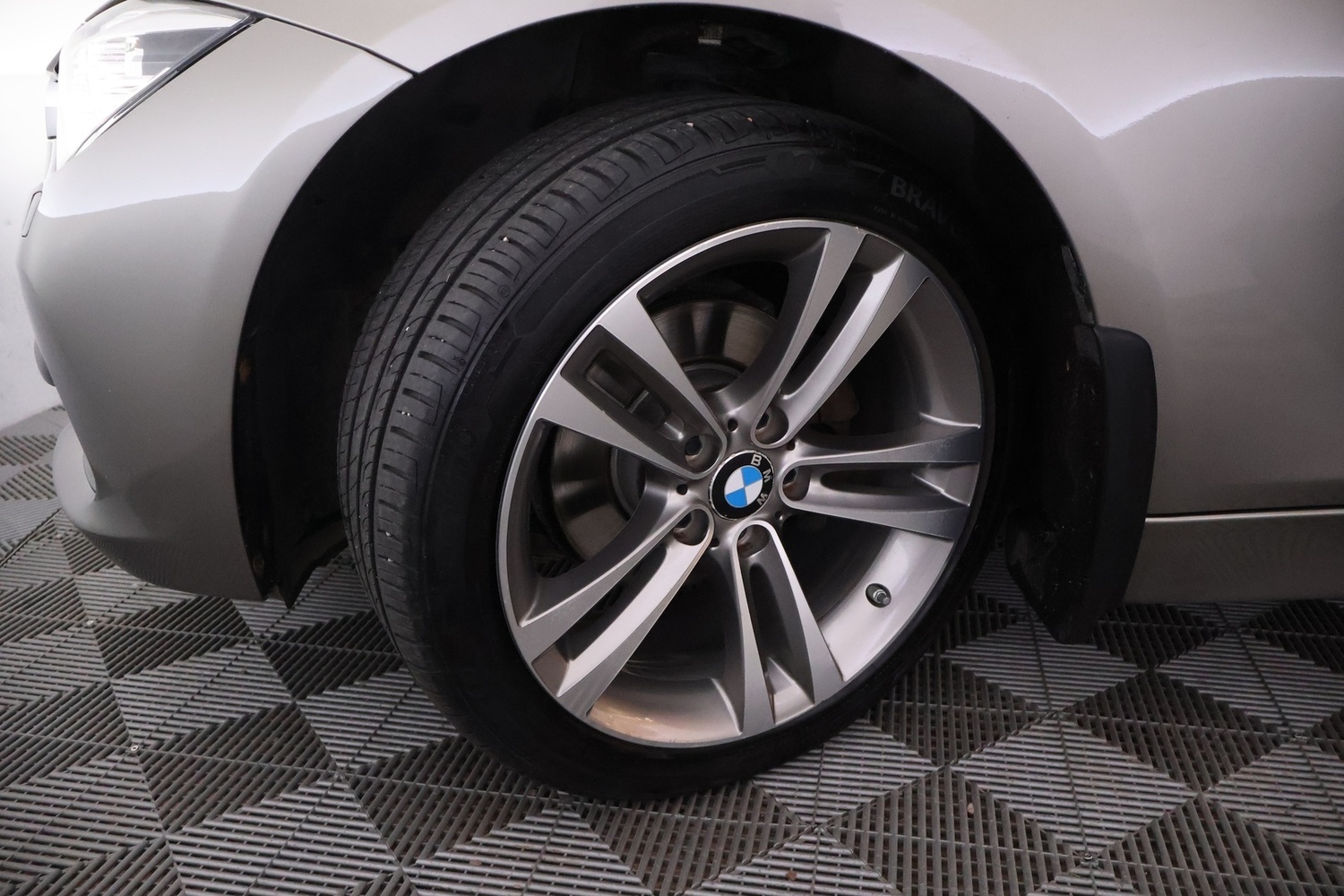 BMW 320 vaihtoauto