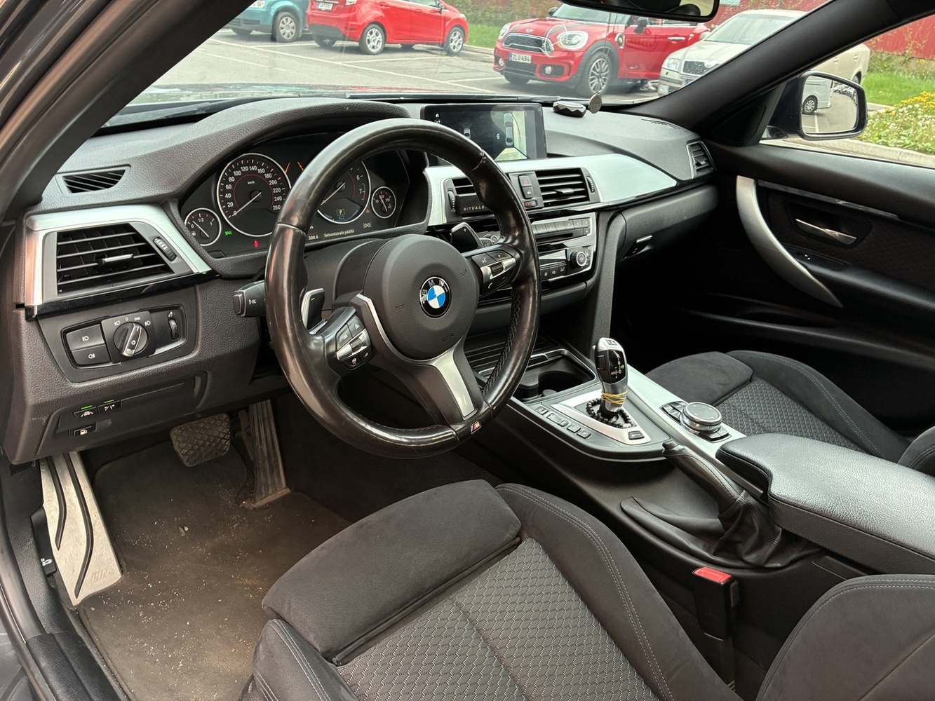 BMW 330 vaihtoauto