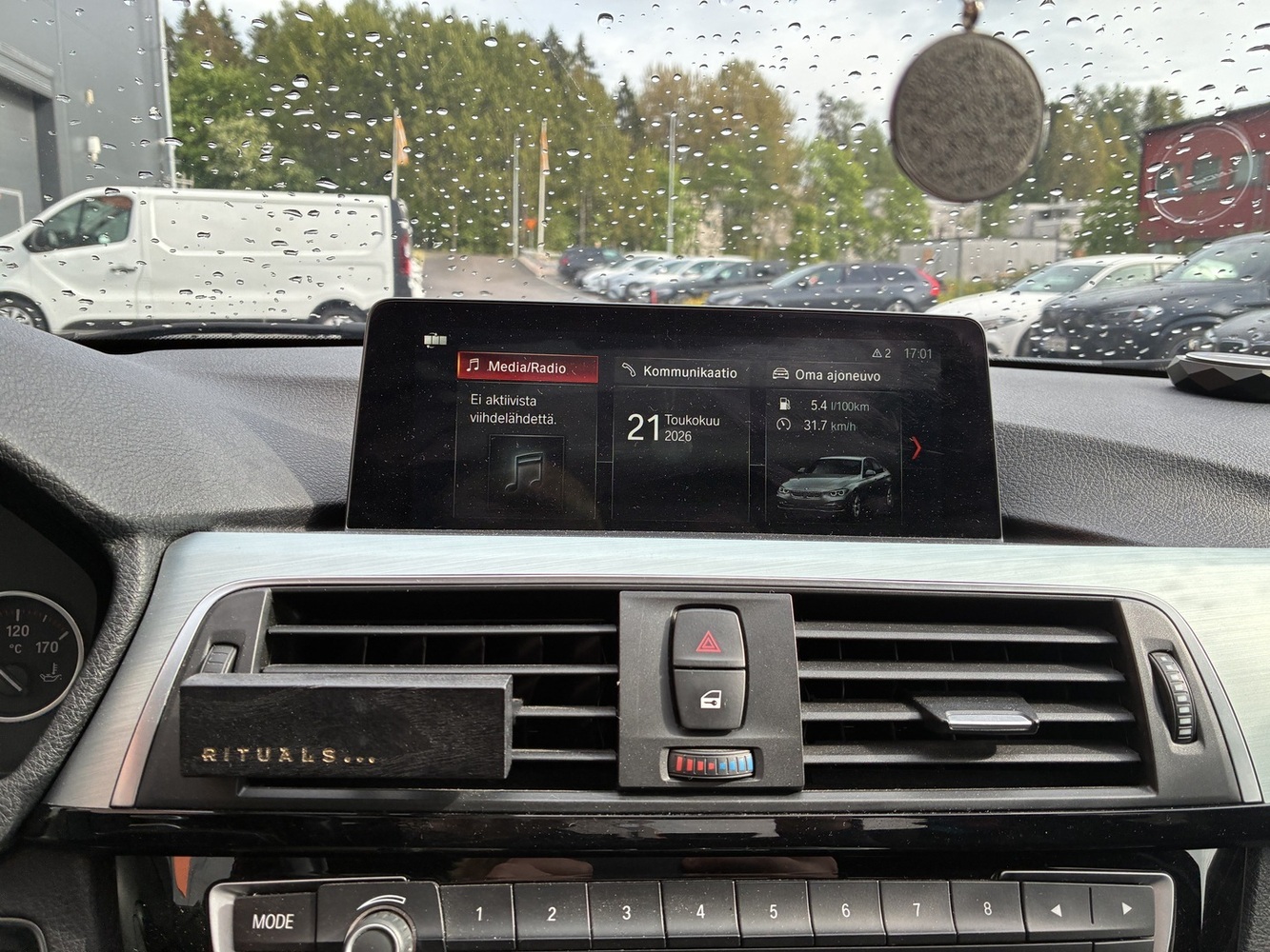 BMW 330 vaihtoauto
