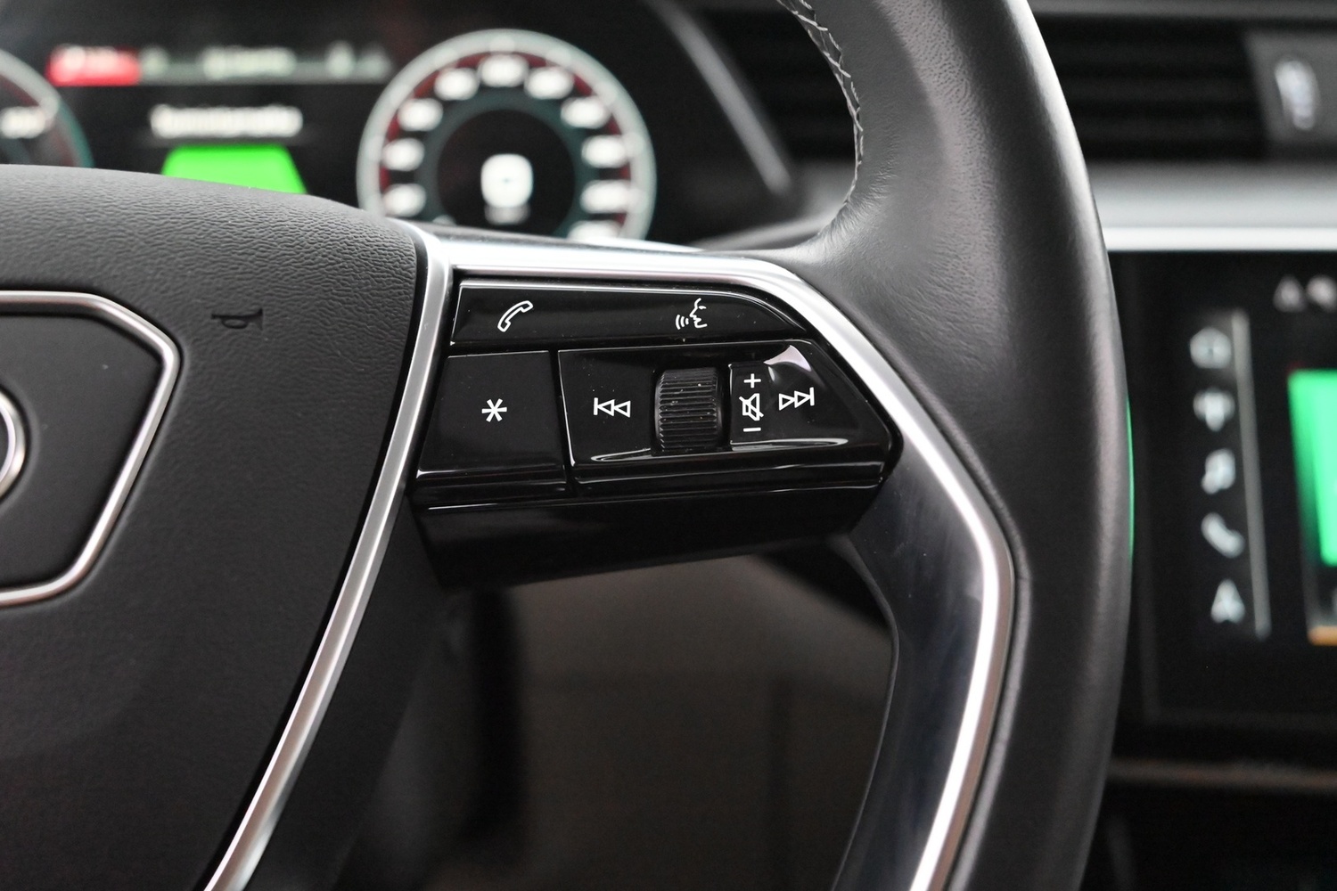 Audi Q8 e-tron vaihtoauto