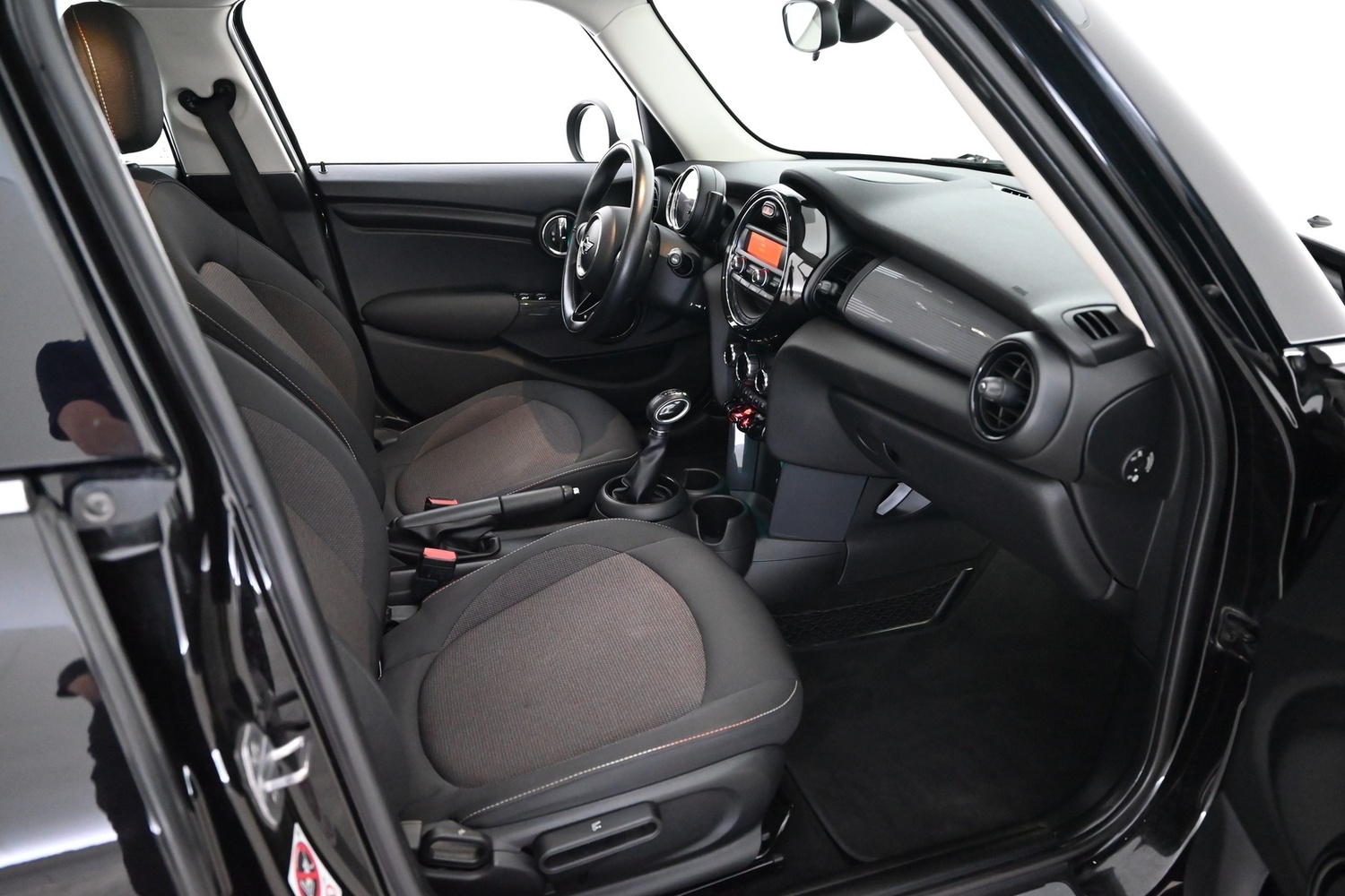 Mini Hatchback vaihtoauto