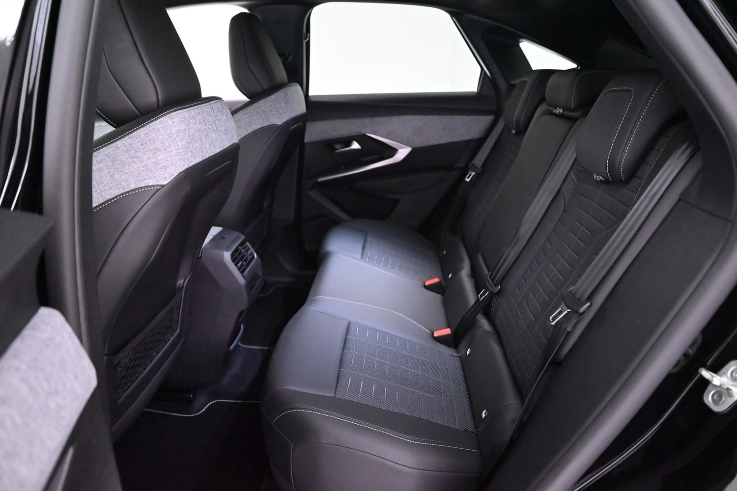 Peugeot E-3008 vaihtoauto