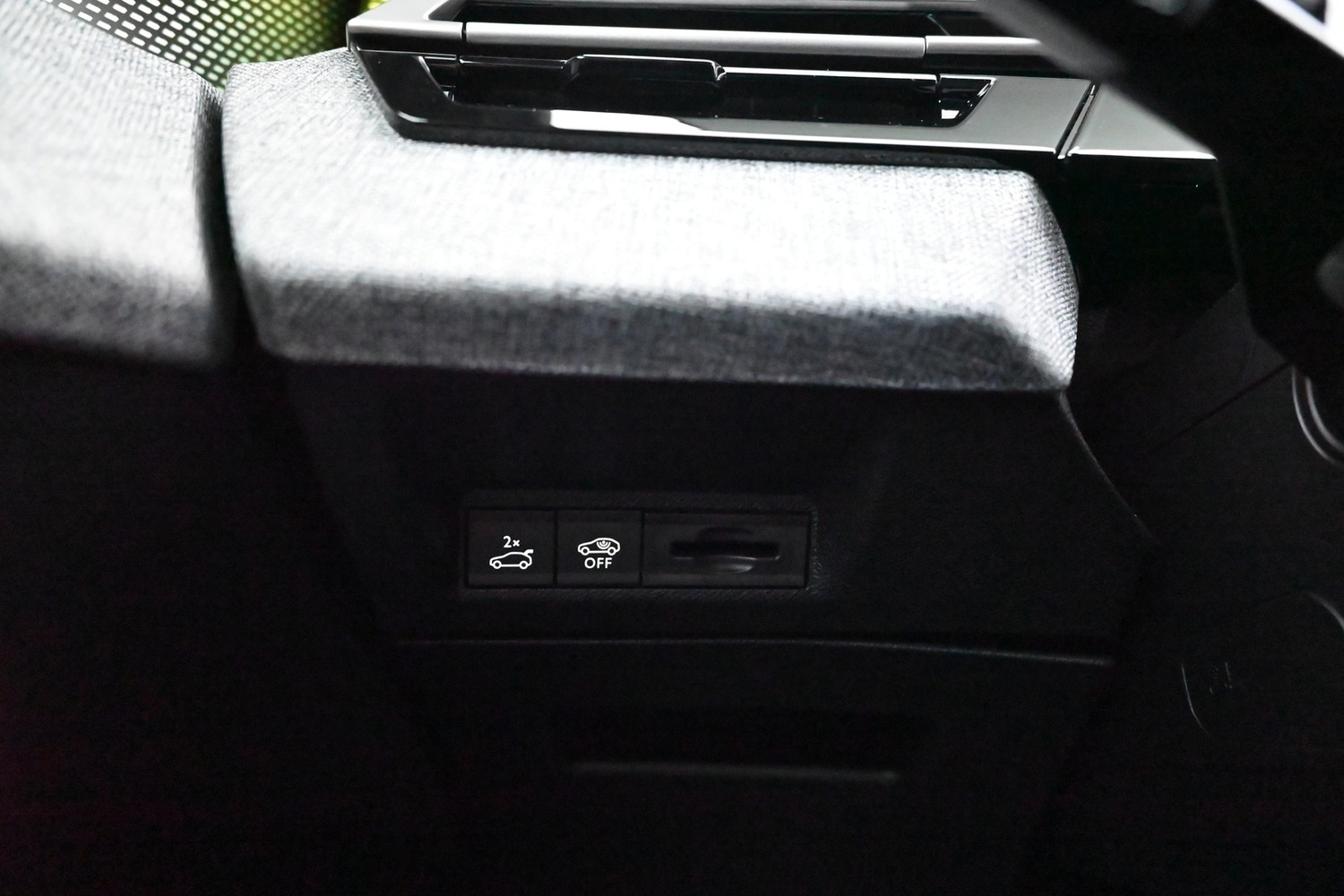Peugeot E-3008 vaihtoauto