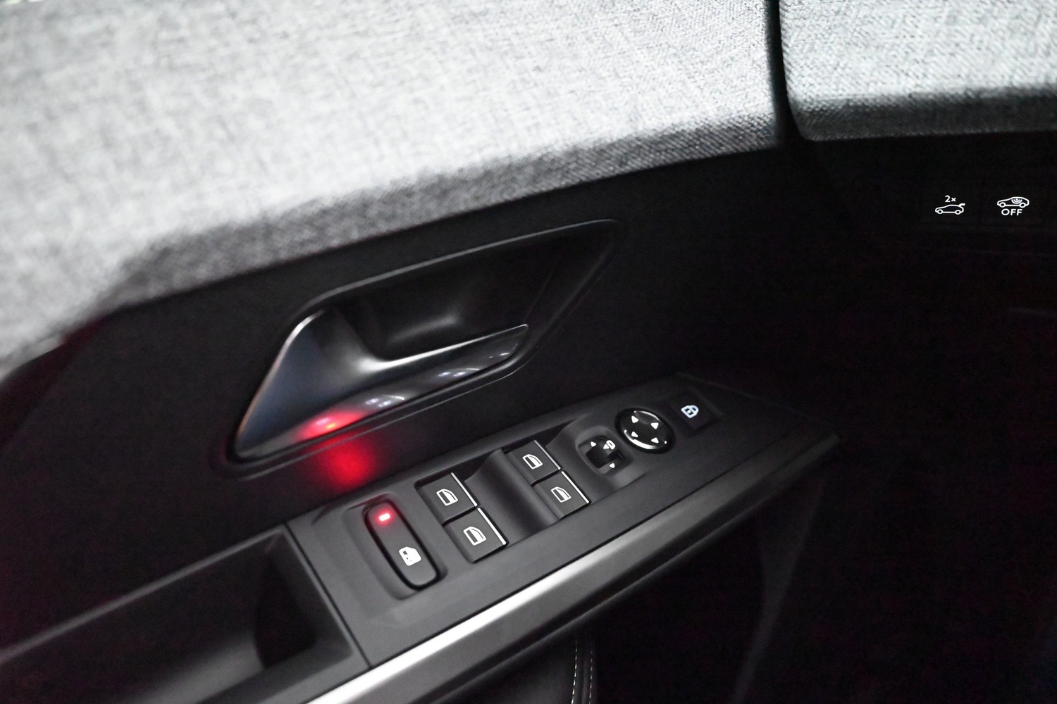 Peugeot E-3008 vaihtoauto