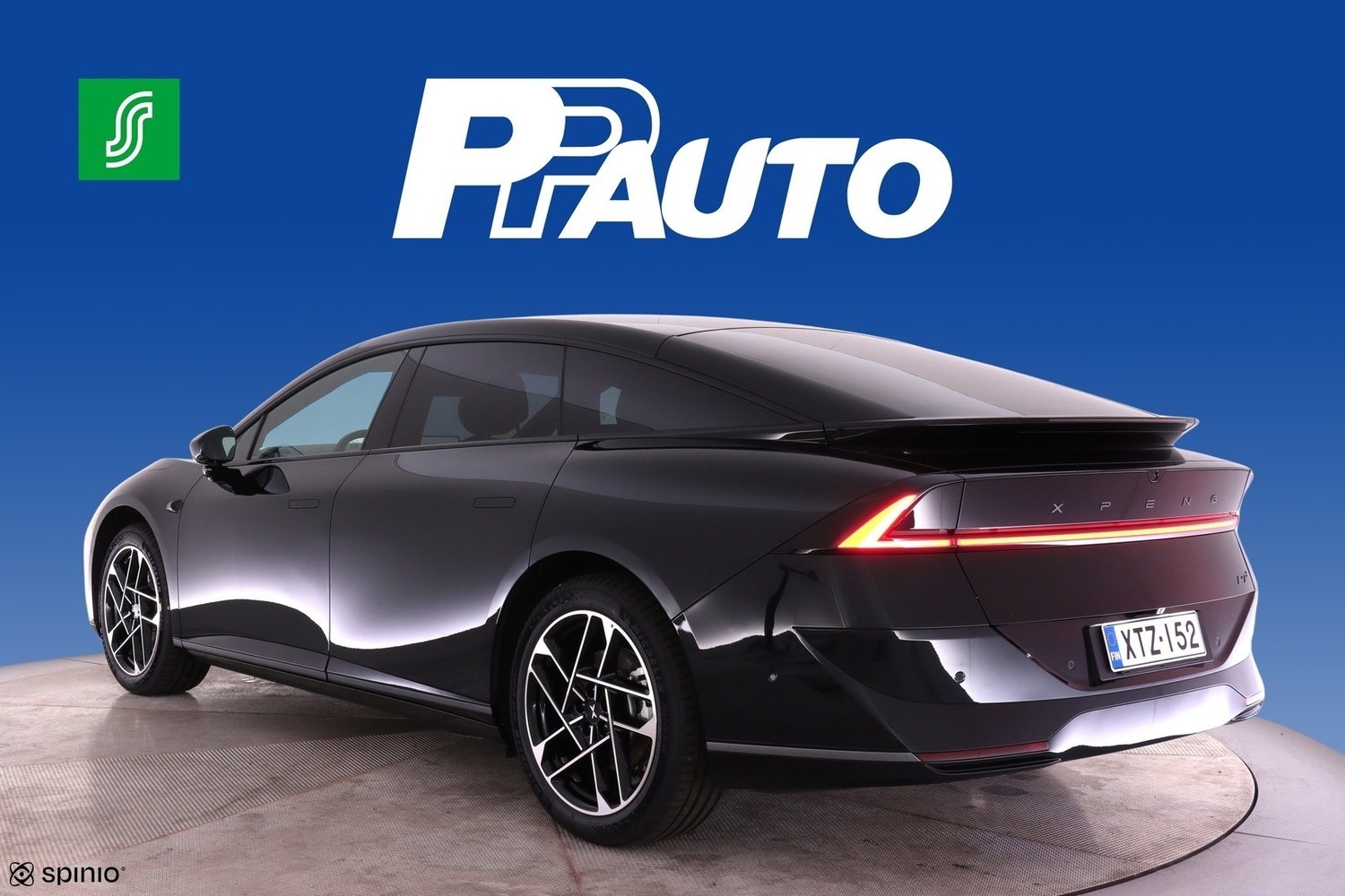 XPENG P7+ vaihtoauto