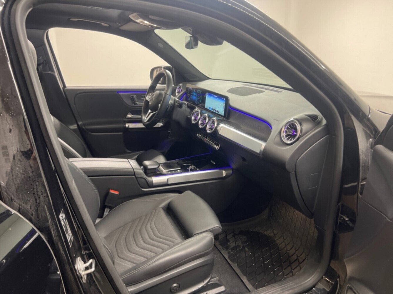 Mercedes-Benz EQB vaihtoauto