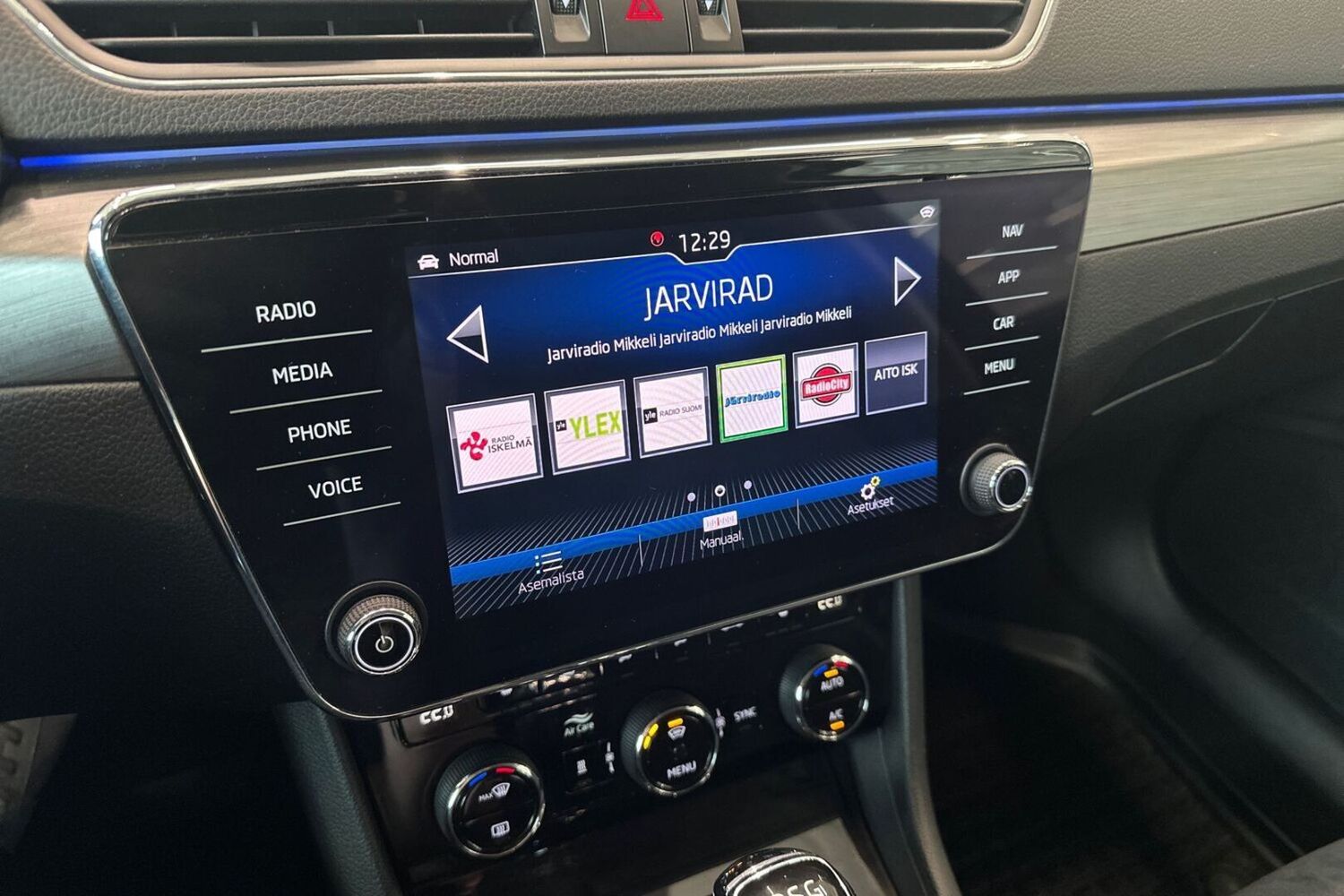 Skoda Superb vaihtoauto