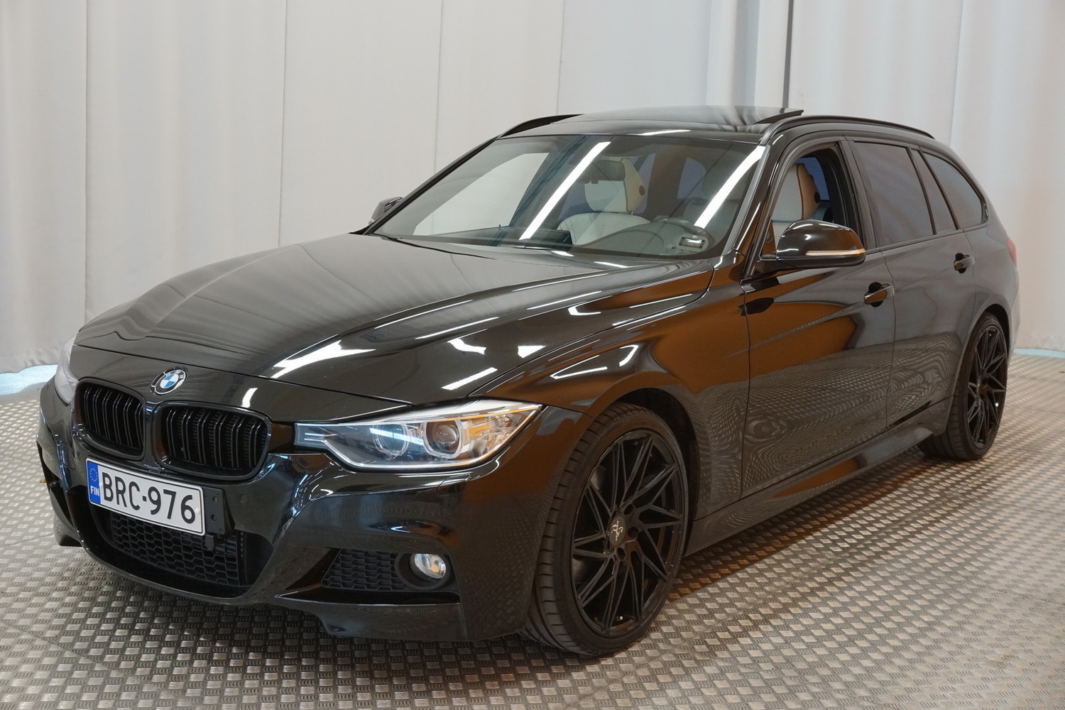 BMW 320 vaihtoauto