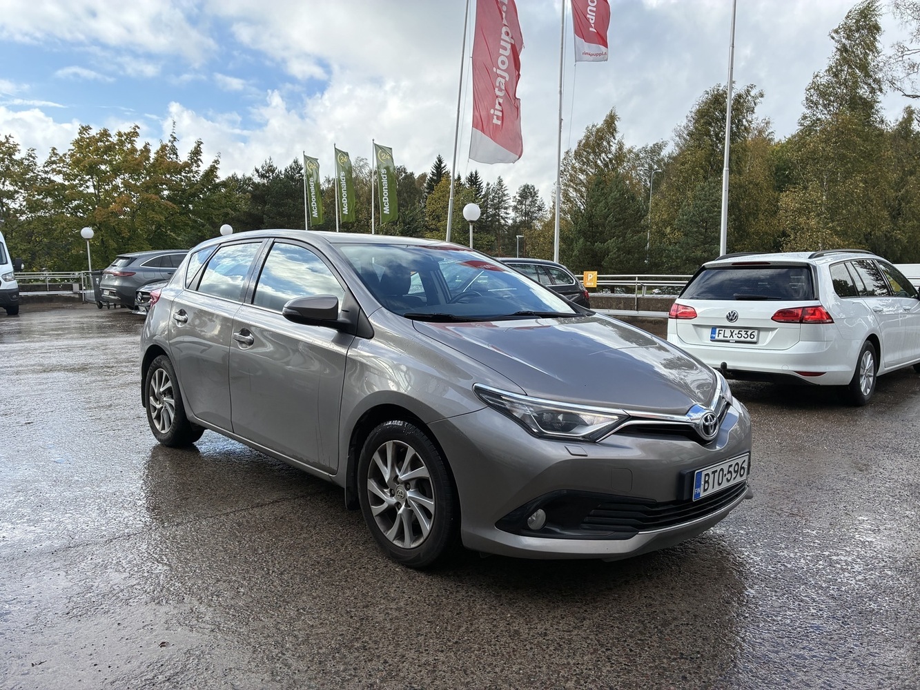 Toyota Auris vaihtoauto