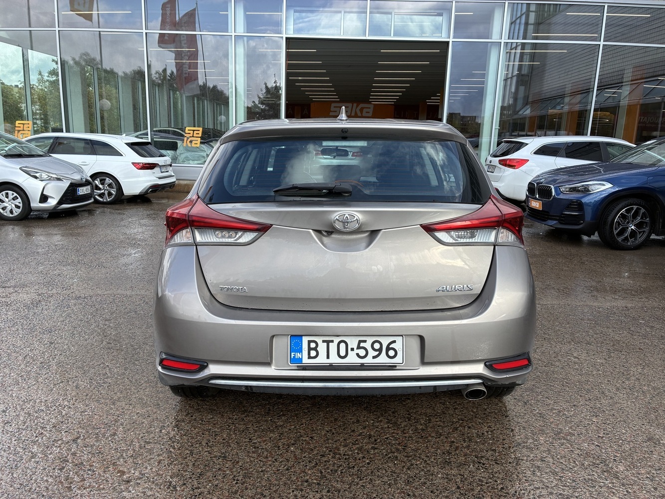 Toyota Auris vaihtoauto