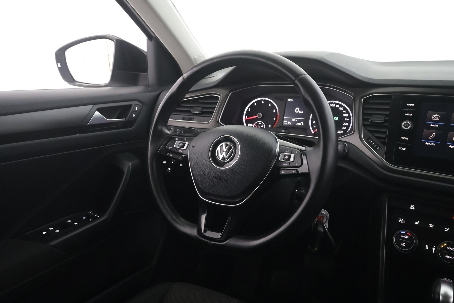 Volkswagen T-Roc vaihtoauto