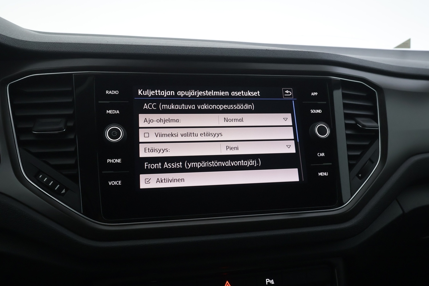 Volkswagen T-Roc vaihtoauto