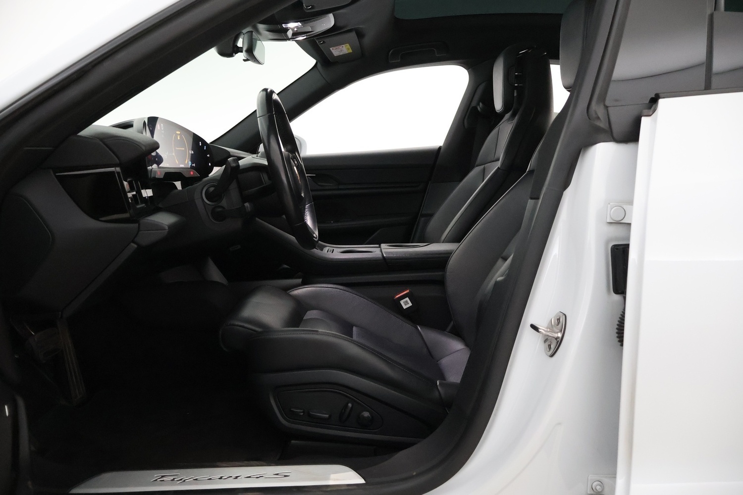 Porsche Taycan vaihtoauto
