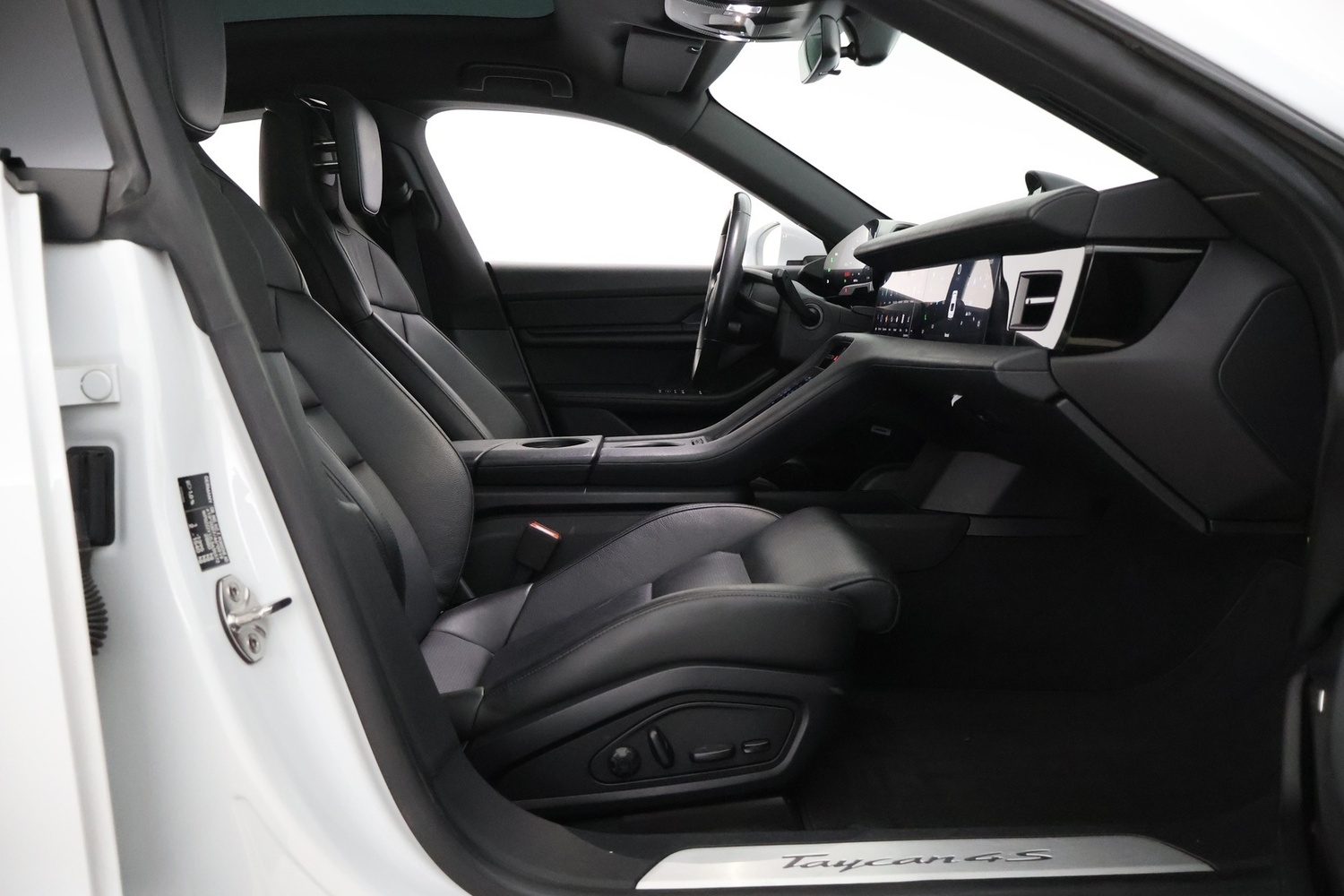 Porsche Taycan vaihtoauto