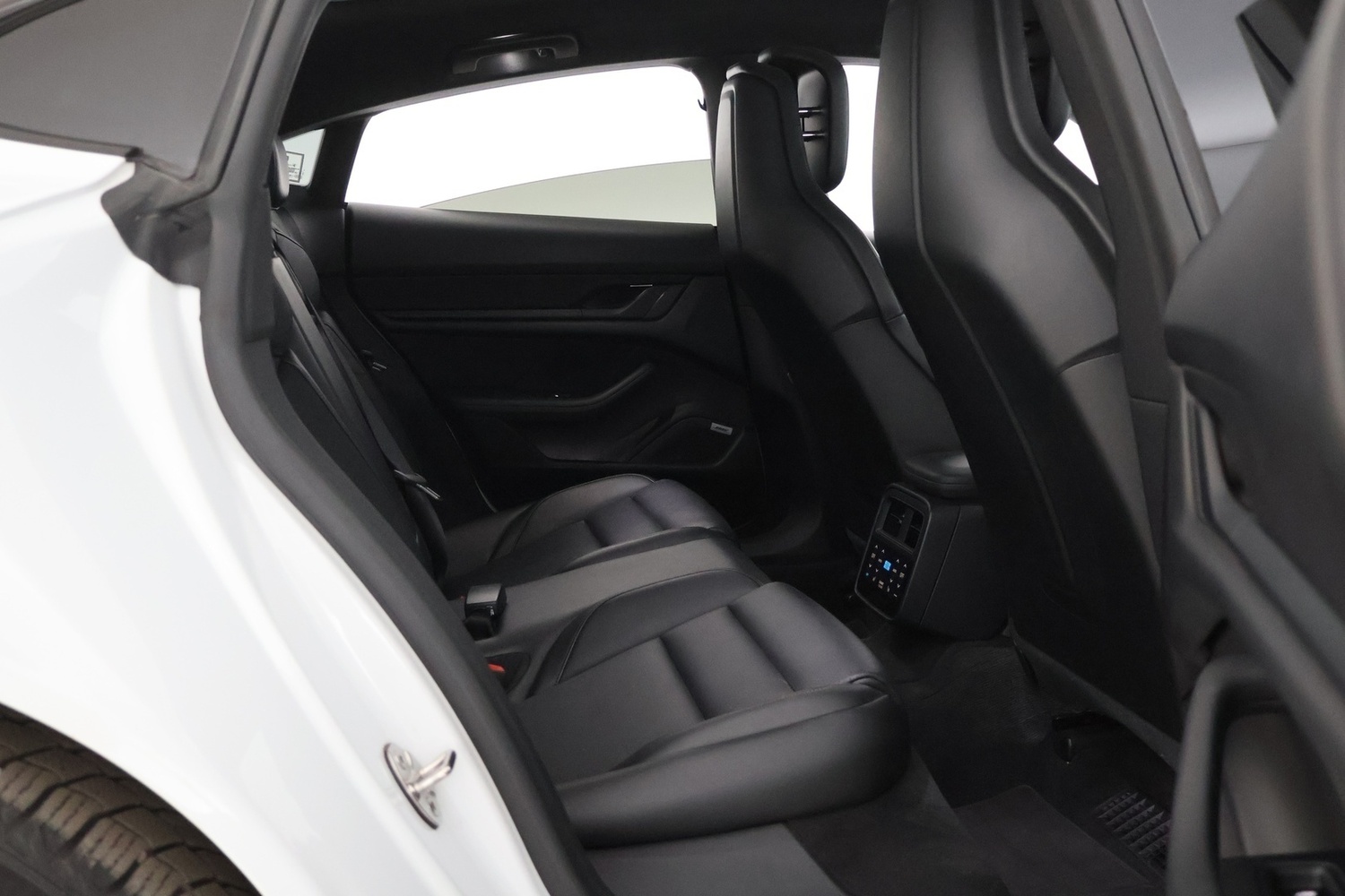 Porsche Taycan vaihtoauto