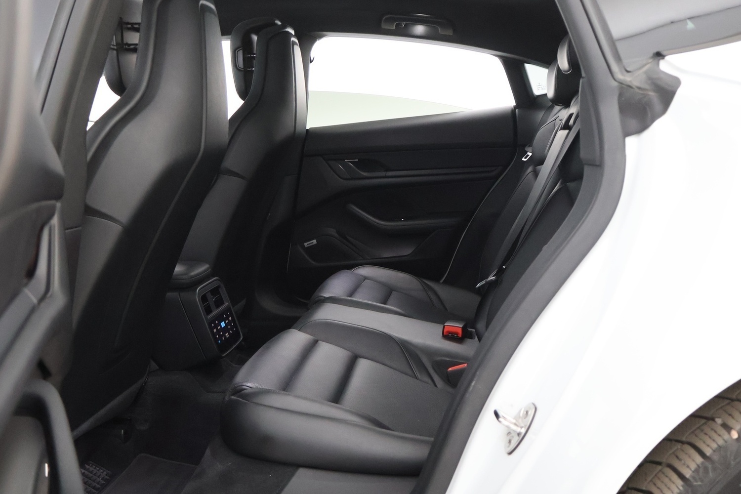 Porsche Taycan vaihtoauto