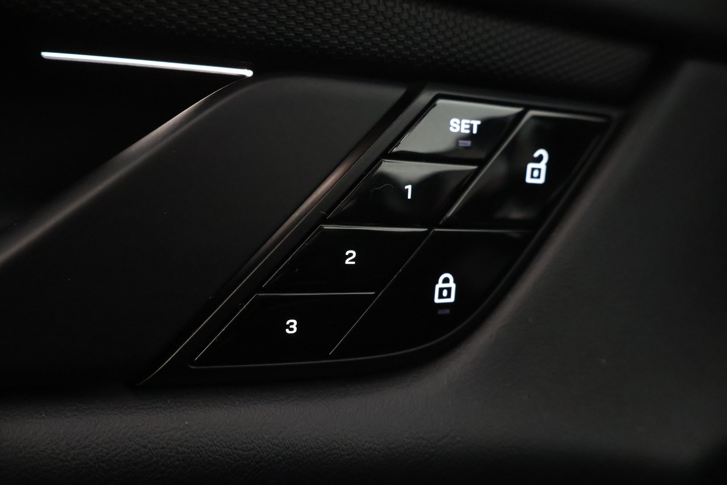 Porsche Taycan vaihtoauto