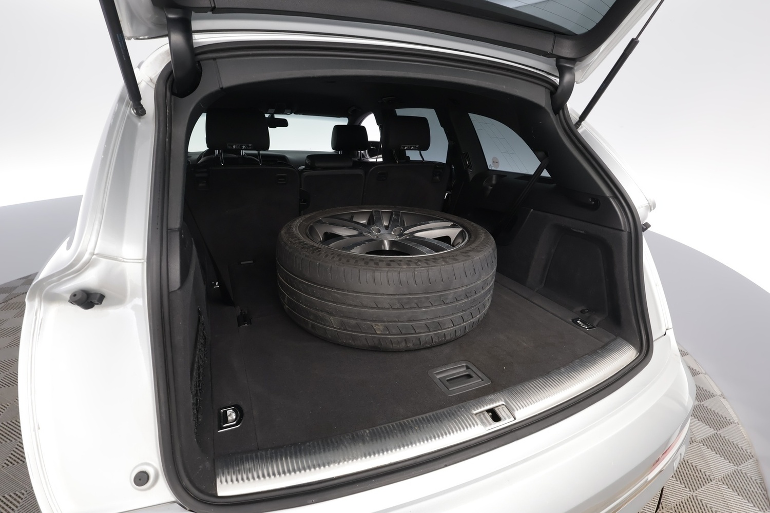 Audi Q7 vaihtoauto