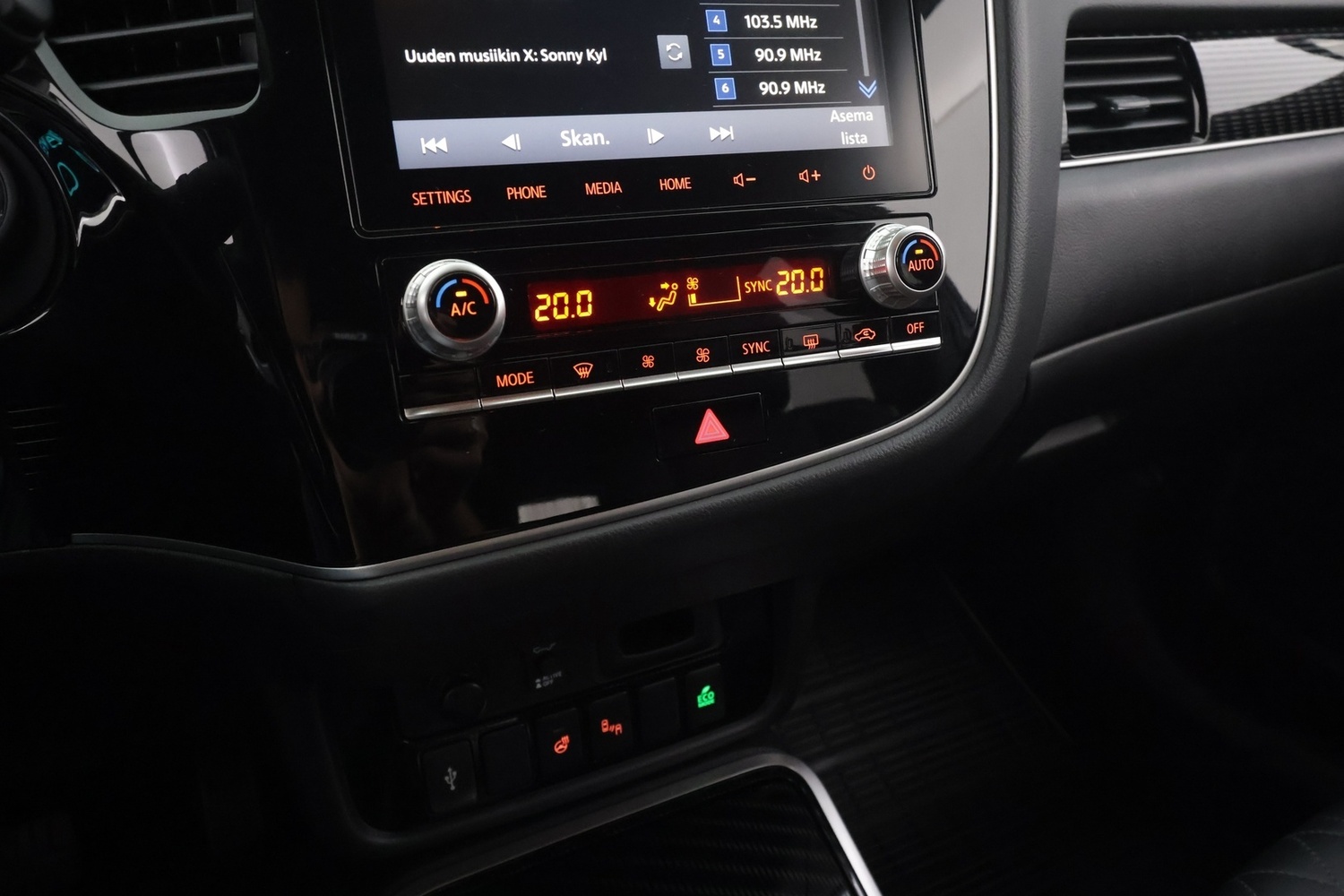 Mitsubishi Outlander PHEV vaihtoauto