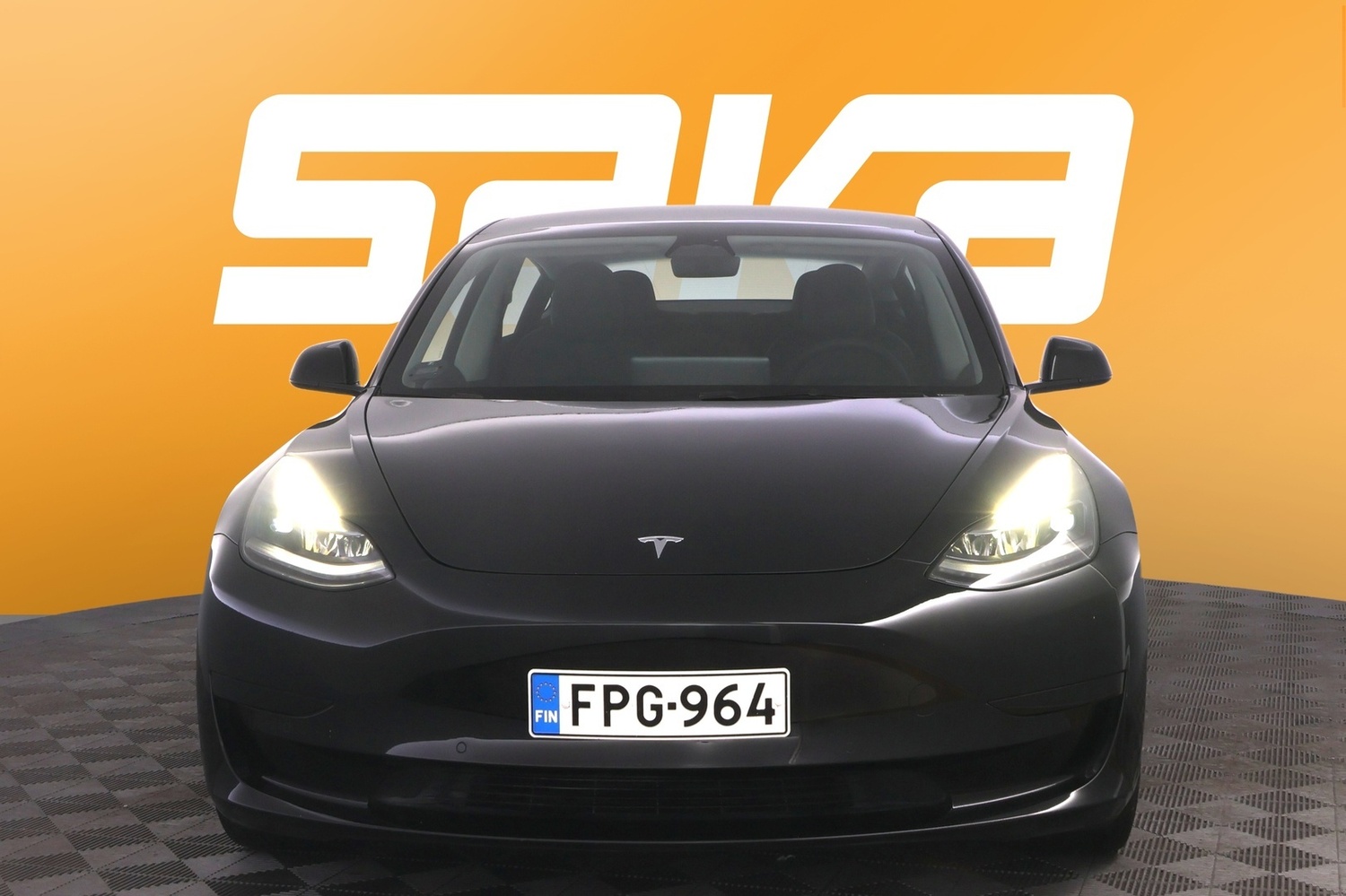 Tesla Model 3 vaihtoauto