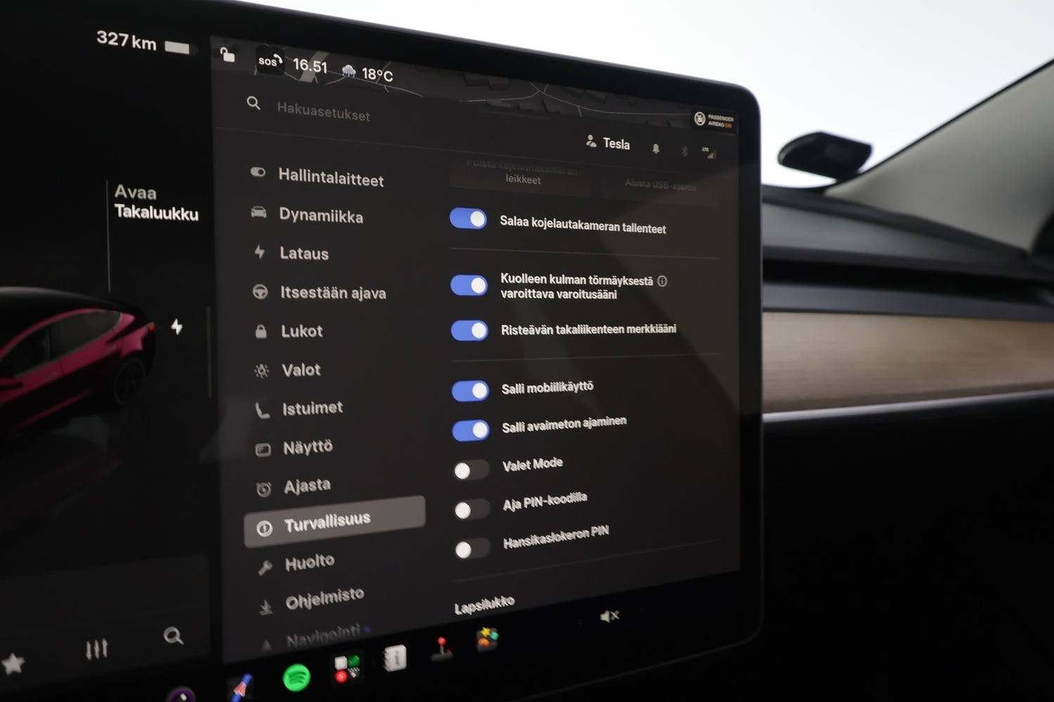 Tesla Model 3 vaihtoauto