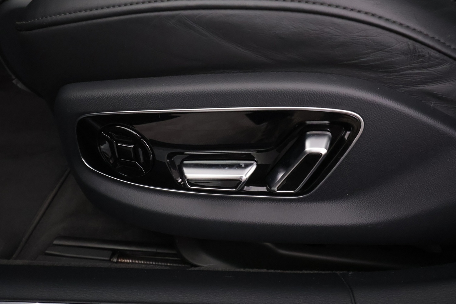 Audi A8 vaihtoauto