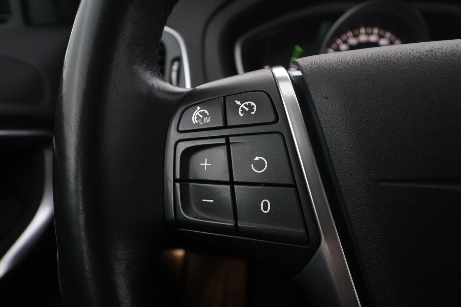Volvo V40 Cross Country vaihtoauto