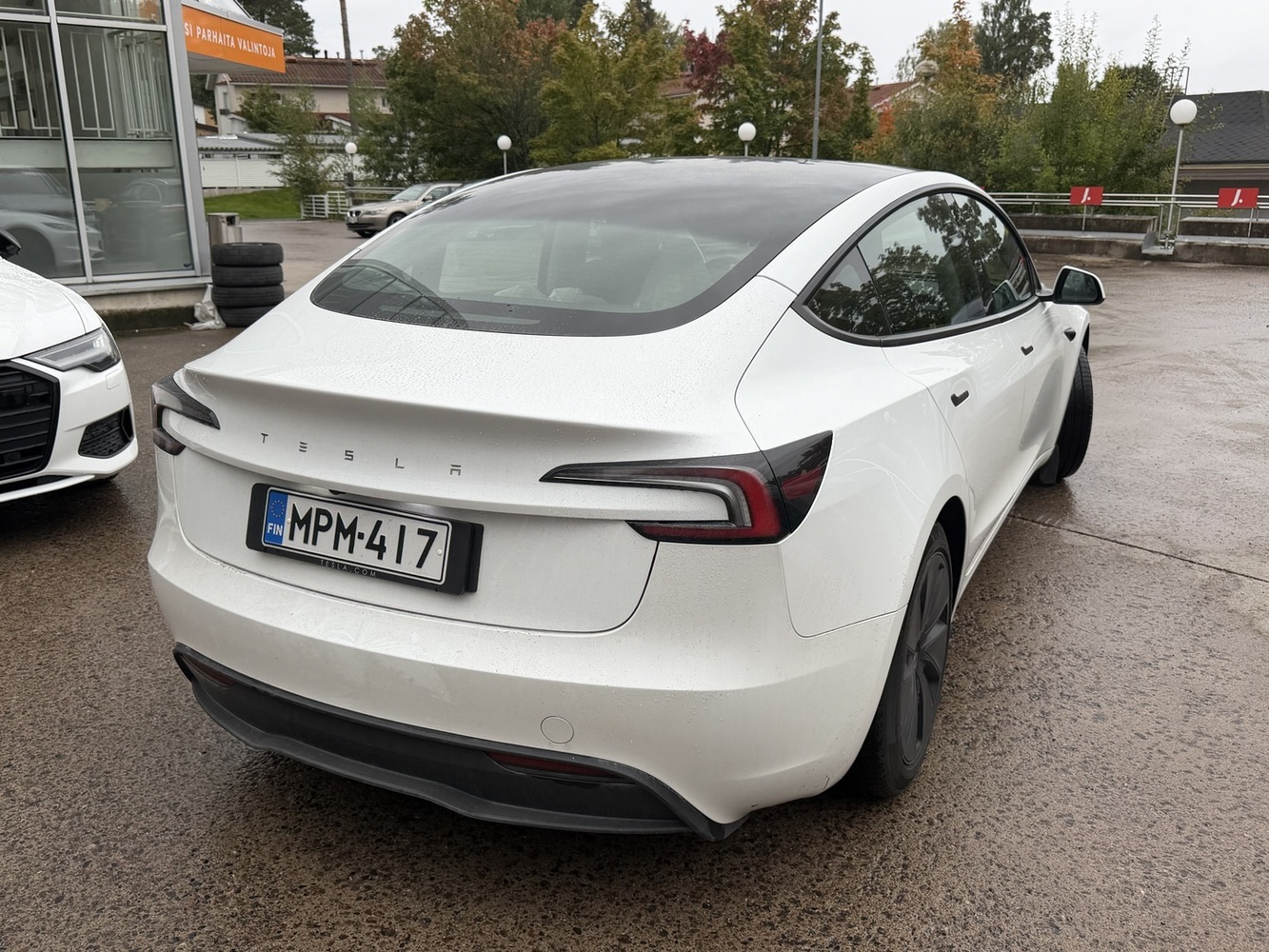 Tesla Model 3 vaihtoauto