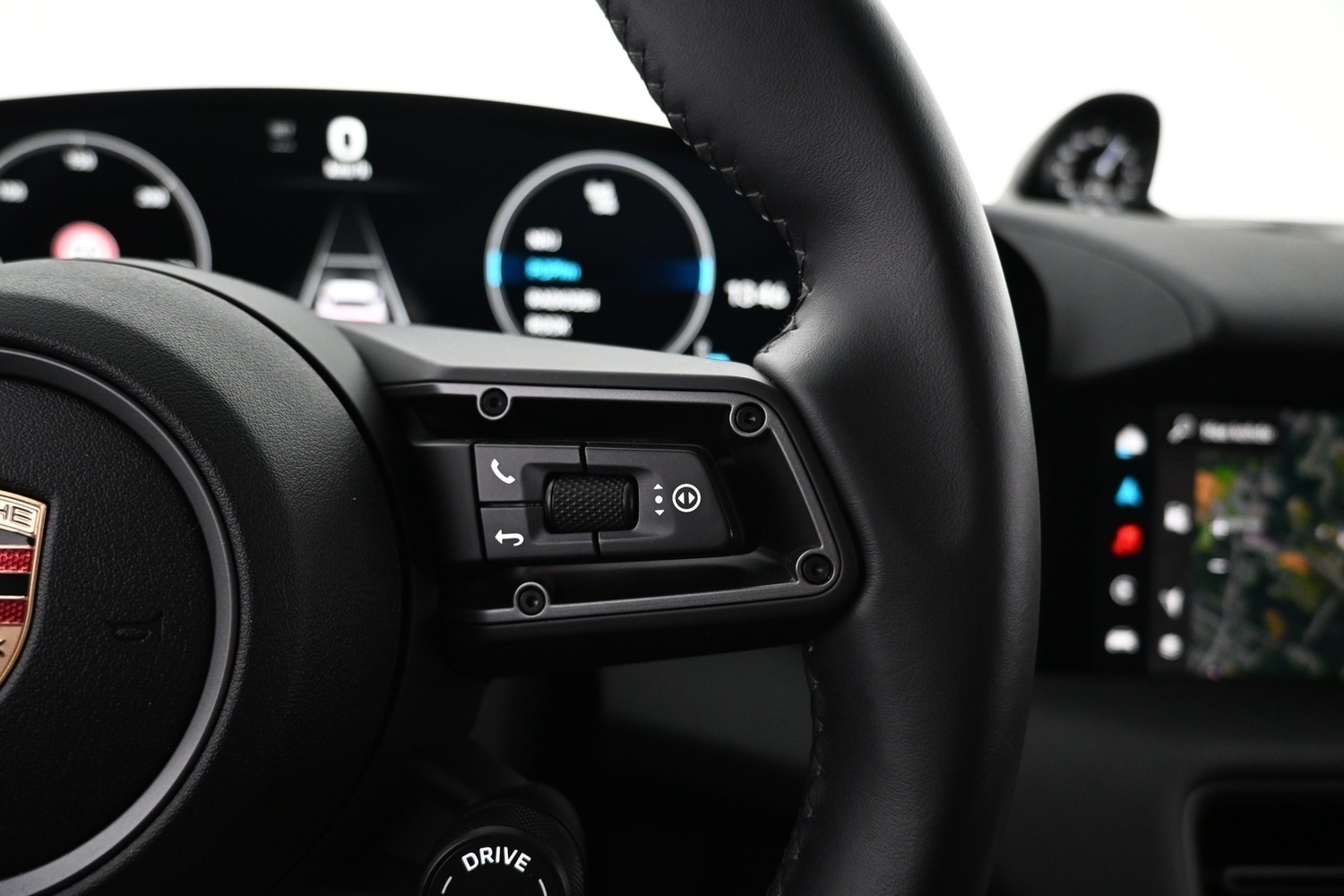 Porsche Taycan vaihtoauto